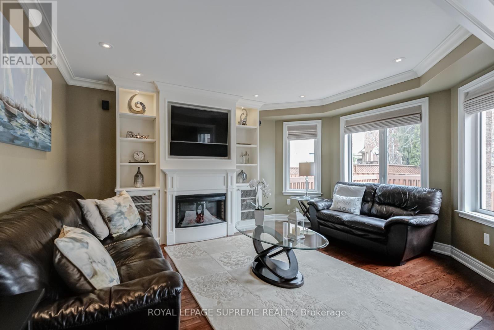 Property at 34 PURDY CRESCENT image 3