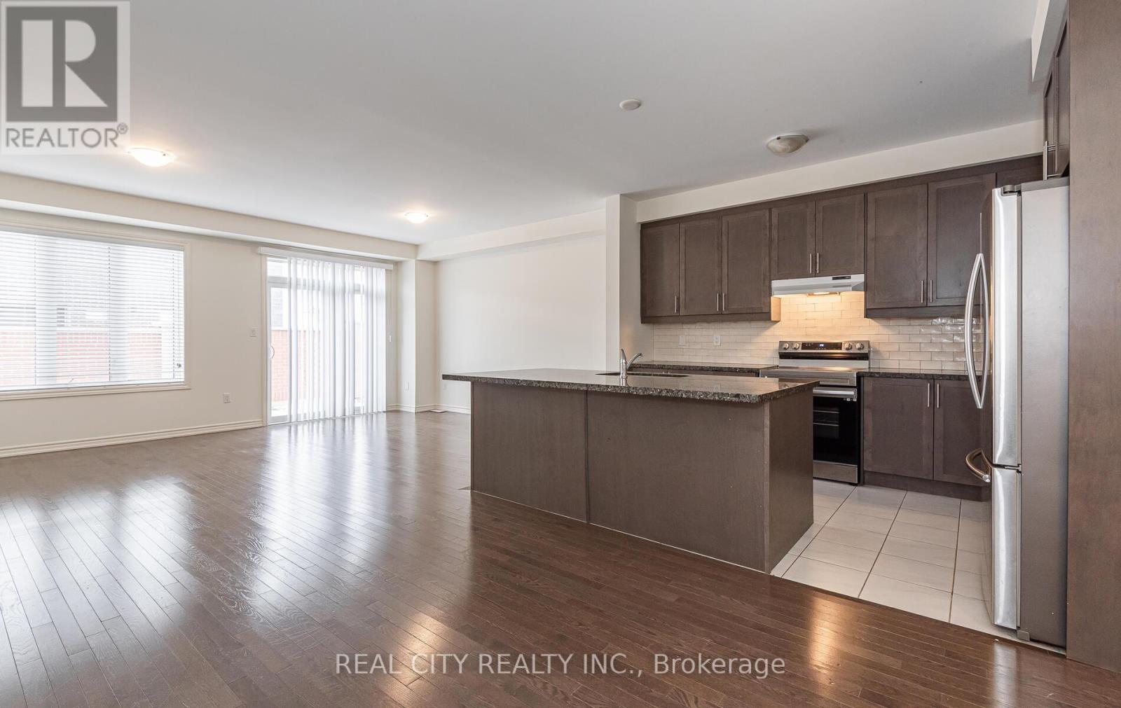 10 Donald Ficht Crescent, Brampton (Bram West), Ontario  L7A 5H8 - Photo 8 - W12115637