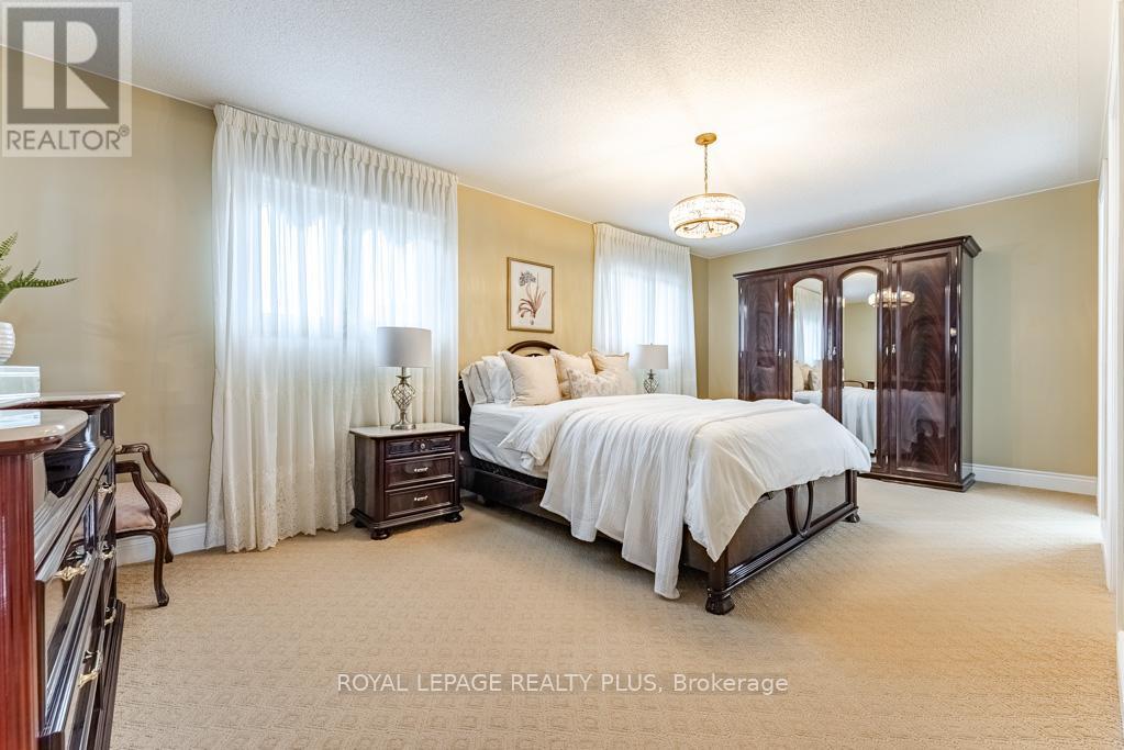 6792 Gracefield Drive, Mississauga (Lisgar), Ontario  L5N 6T5 - Photo 21 - W12115662