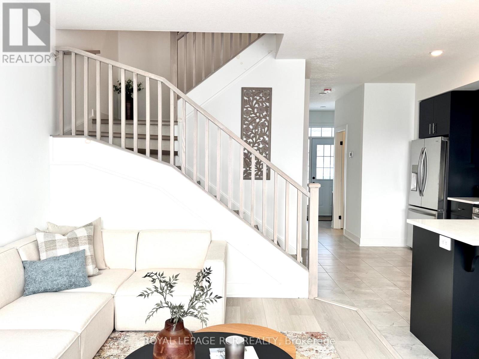 Property at 20 - 690 BROADWAY AVENUE image 3