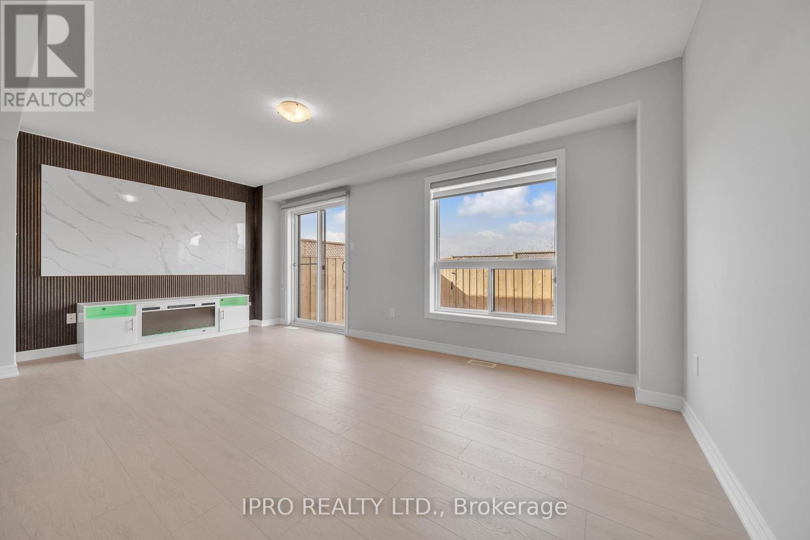 22 - 124 Parkinson Crescent E, Orangeville, Ontario  L9W 6X3 - Photo 11 - W12115710