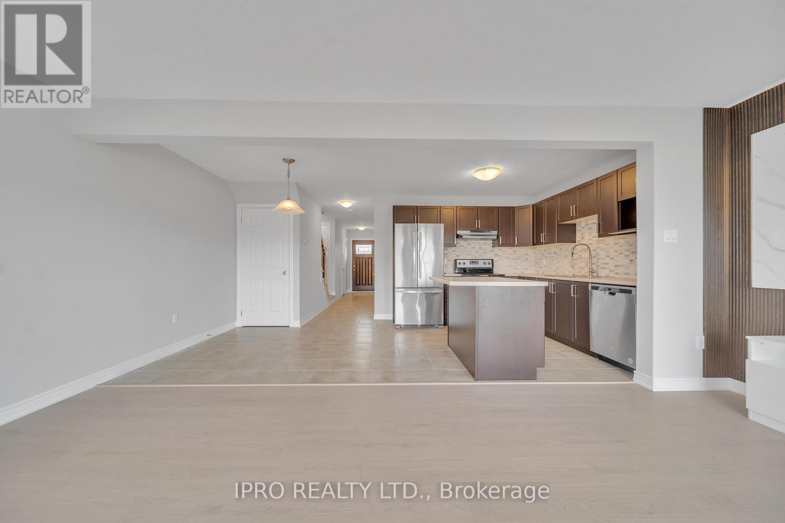 22 - 124 Parkinson Crescent E, Orangeville, Ontario  L9W 6X3 - Photo 14 - W12115710