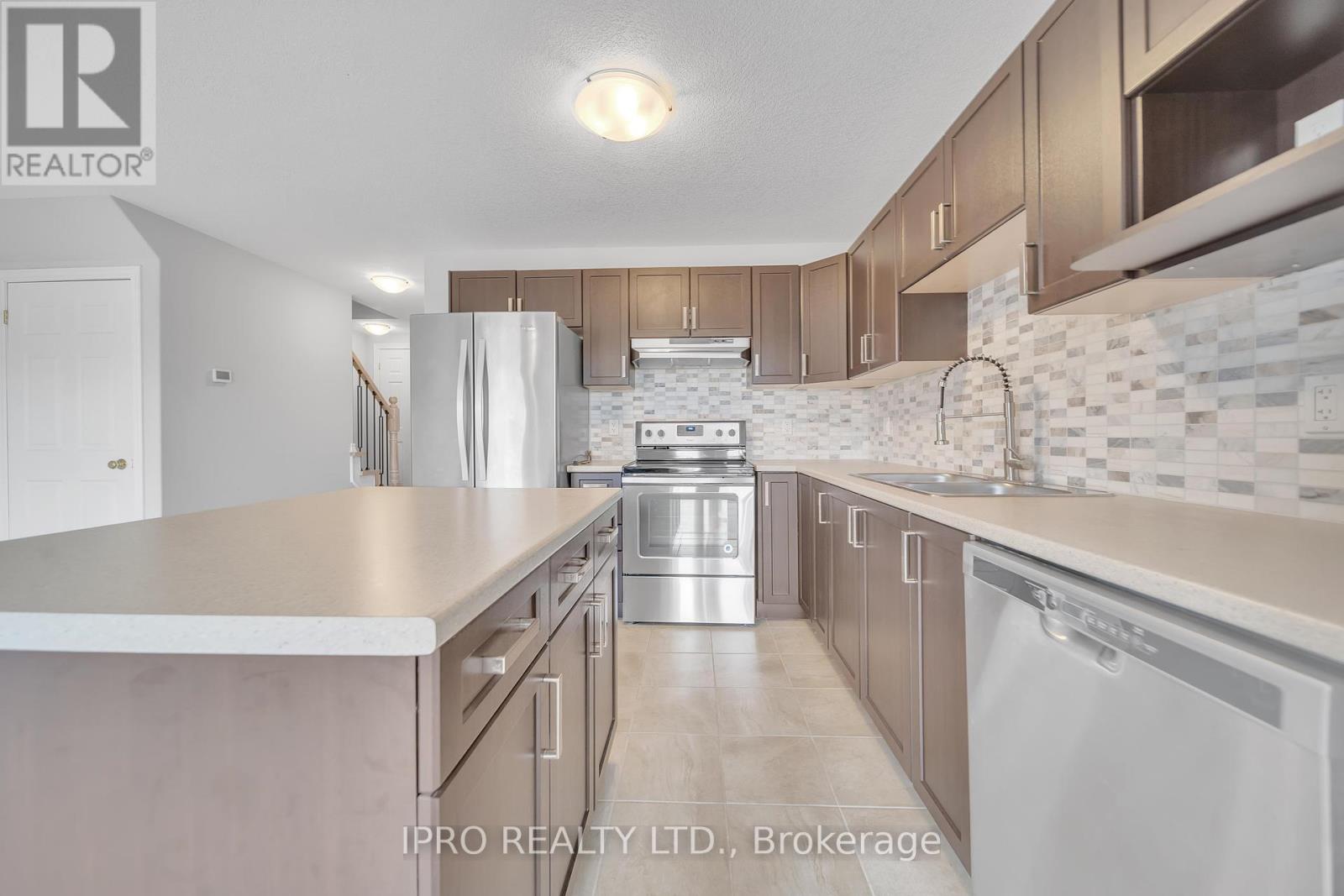 22 - 124 Parkinson Crescent E, Orangeville, Ontario  L9W 6X3 - Photo 18 - W12115710