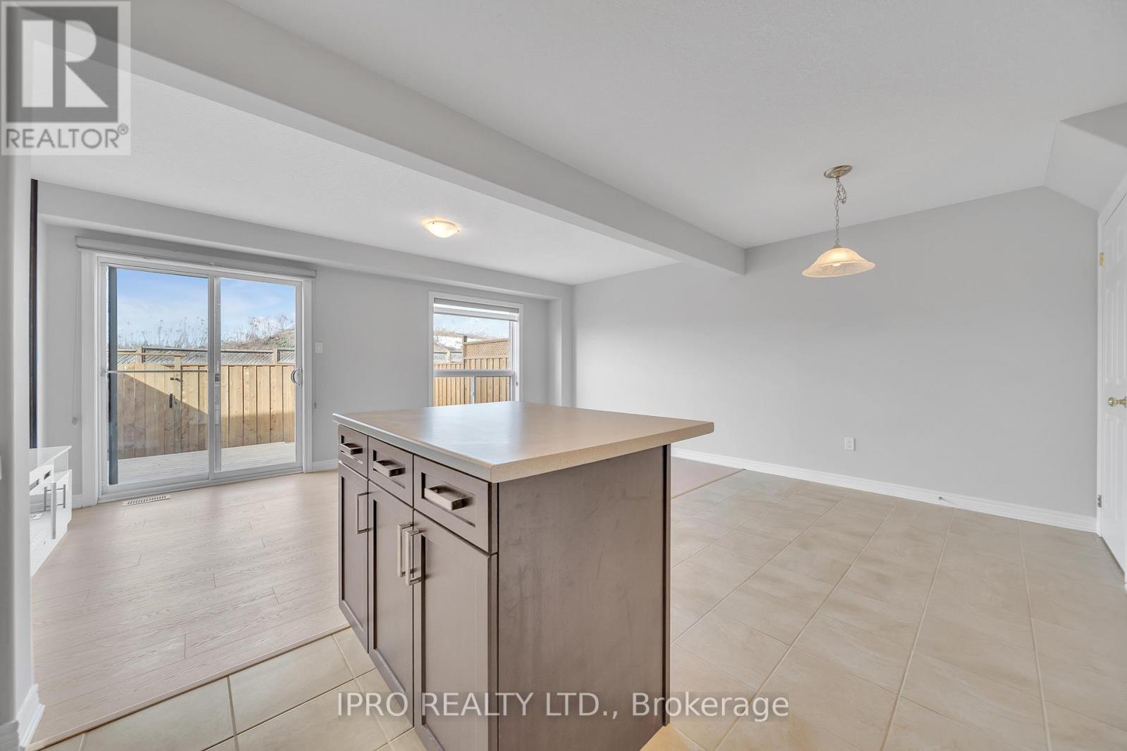 22 - 124 Parkinson Crescent E, Orangeville, Ontario  L9W 6X3 - Photo 20 - W12115710