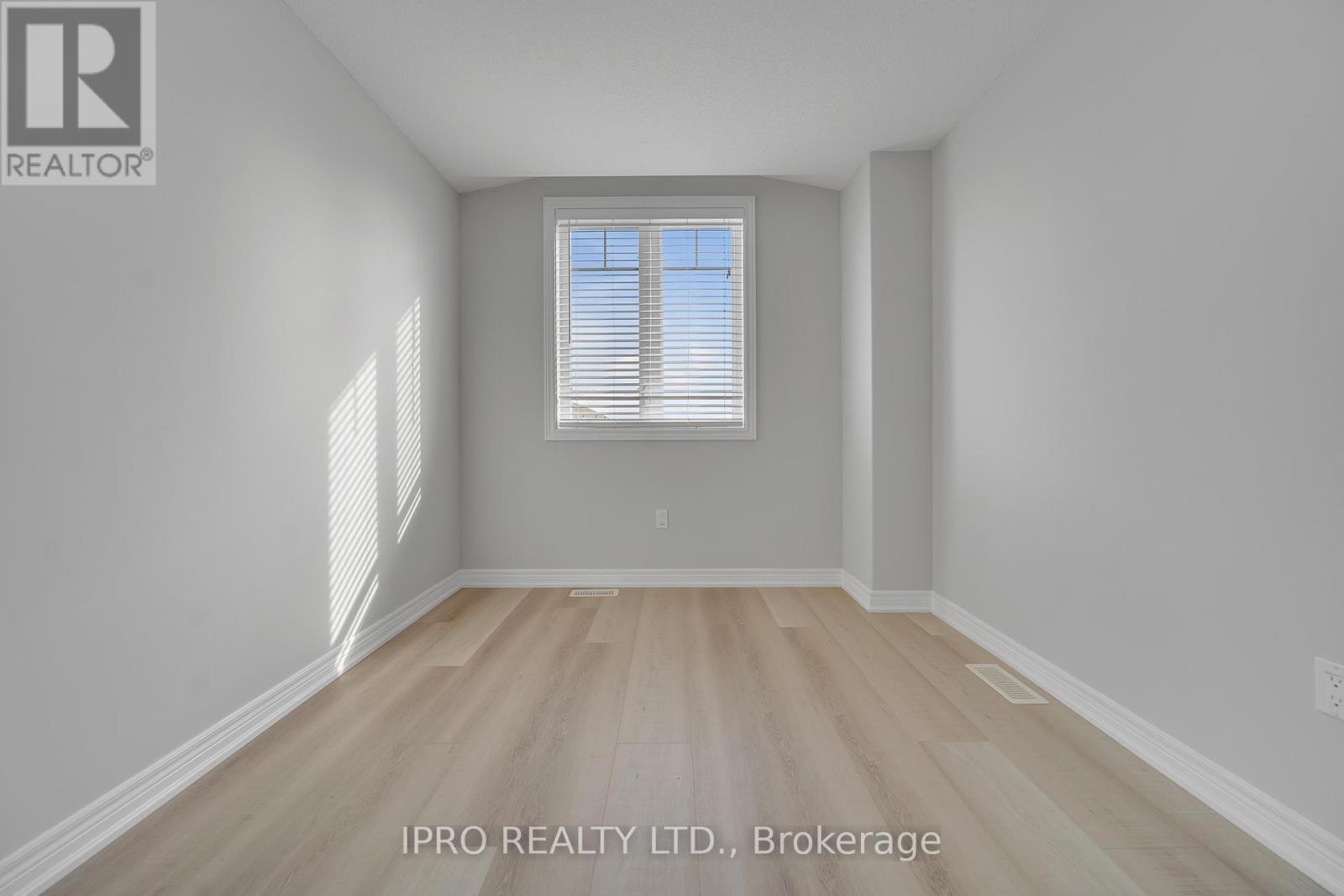 22 - 124 Parkinson Crescent E, Orangeville, Ontario  L9W 6X3 - Photo 29 - W12115710