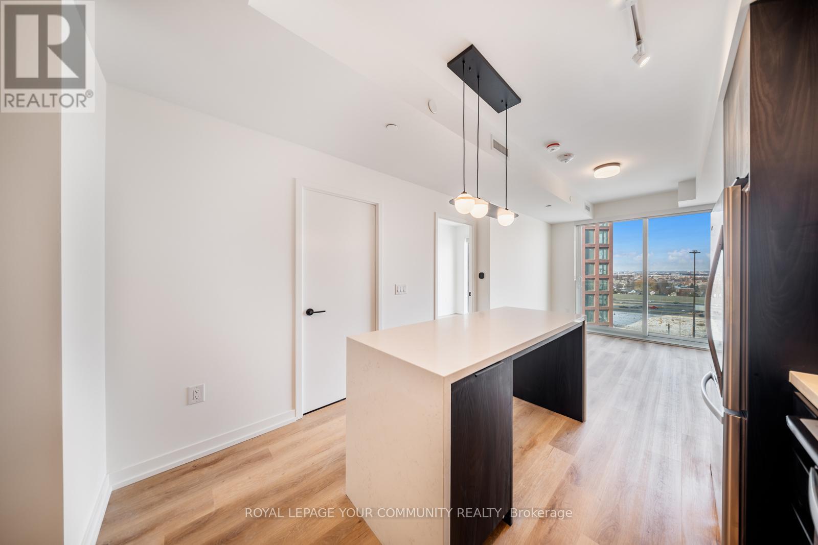 801 - 5 York Garden Way, Toronto (Yorkdale-Glen Park), Ontario  M6A 2V1 - Photo 7 - W12115807