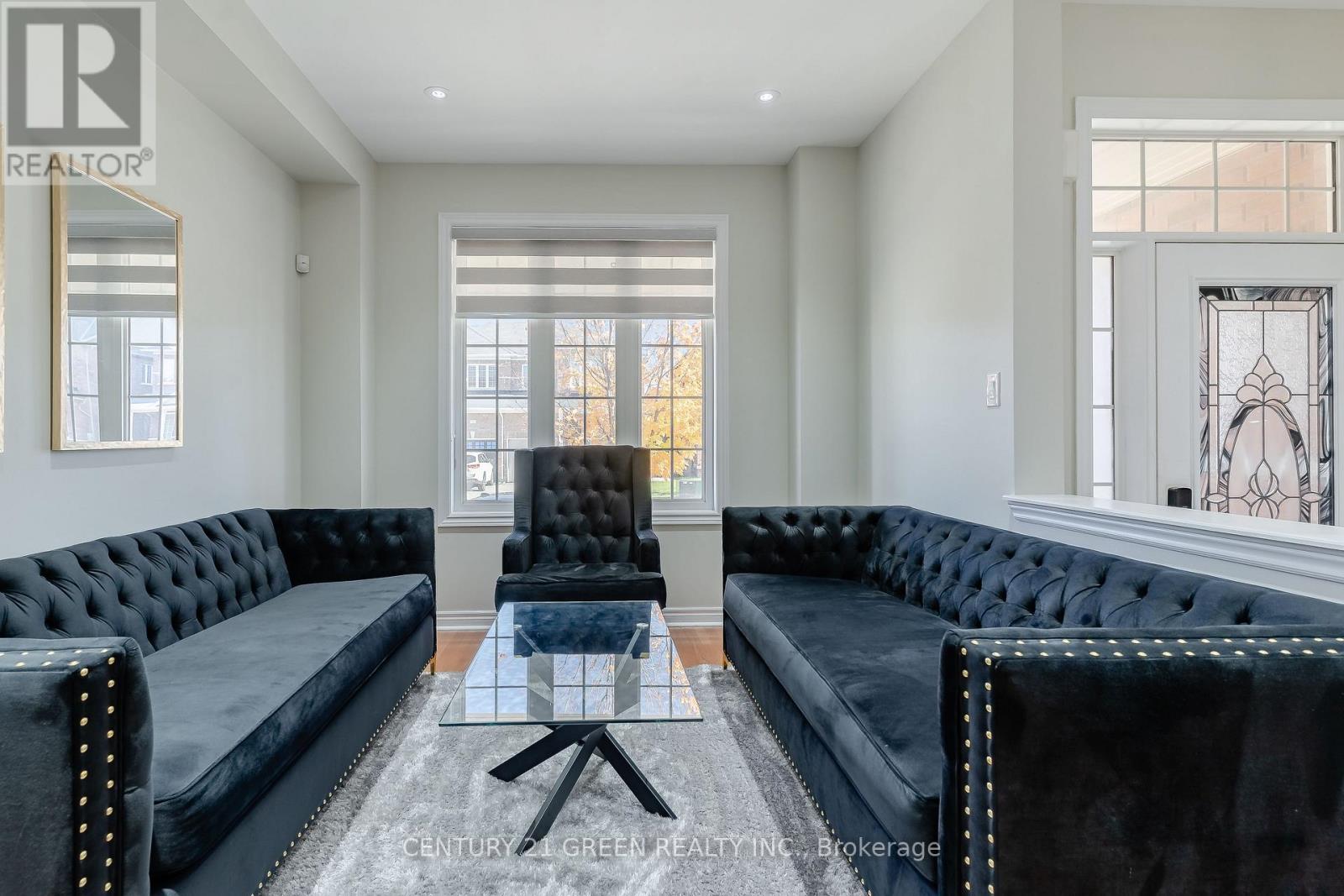 7 Accent Circle, Brampton (Northwest Sandalwood Parkway), Ontario  L7A 0L2 - Photo 9 - W12115816
