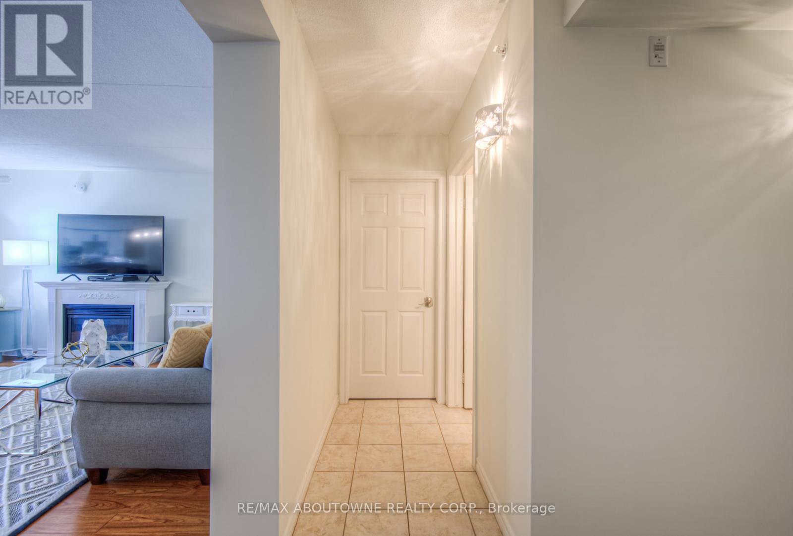 212 - 1490 Bishops Gate, Oakville (Ga Glen Abbey), Ontario  L6M 4N3 - Photo 22 - W12115860