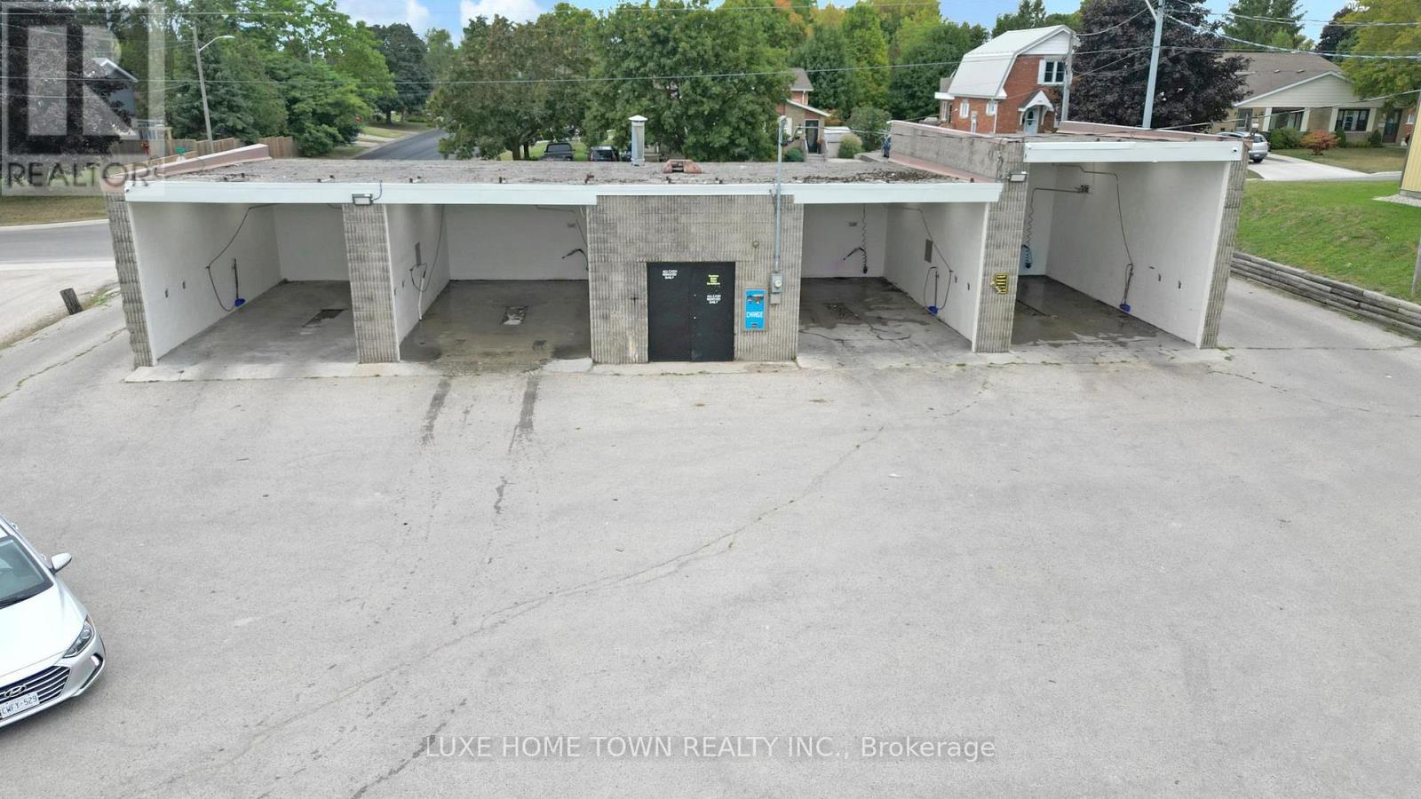 683 11th Street, Hanover, Ontario  N4N 1T6 - Photo 8 - X12115465