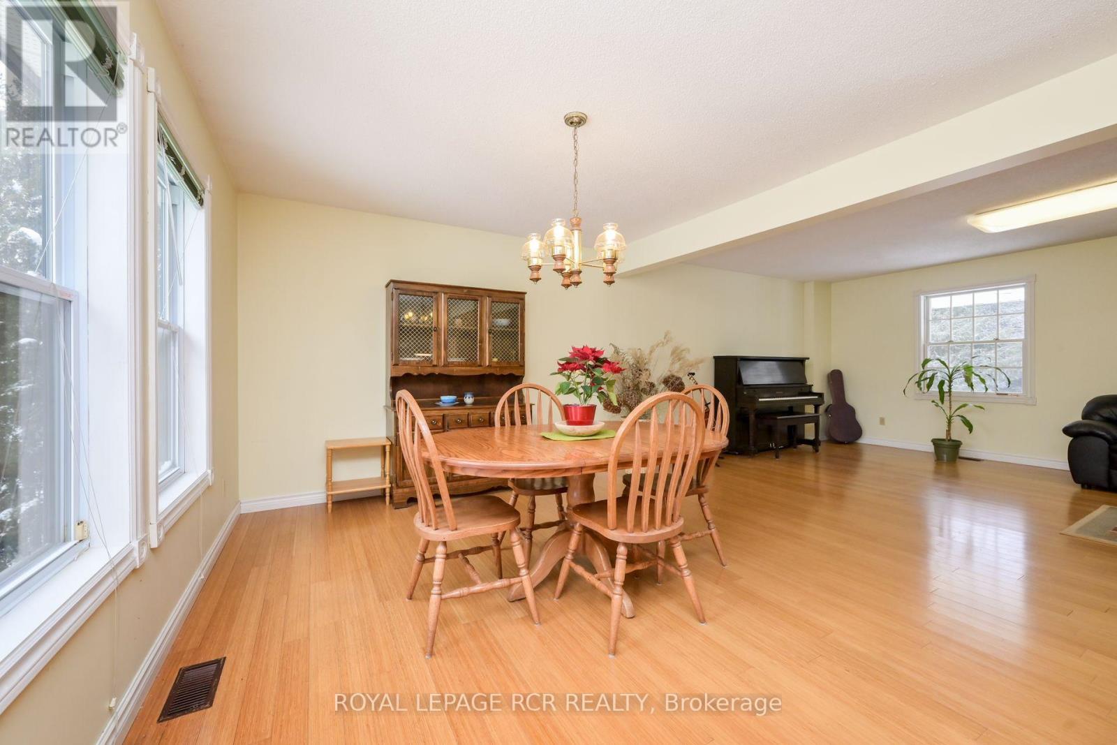 919 Guelph Road, Centre Wellington, Ontario  N1M 3G5 - Photo 10 - X12115635