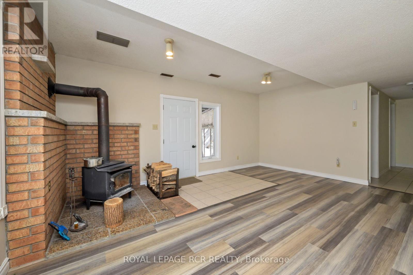 919 Guelph Road, Centre Wellington, Ontario  N1M 3G5 - Photo 23 - X12115635