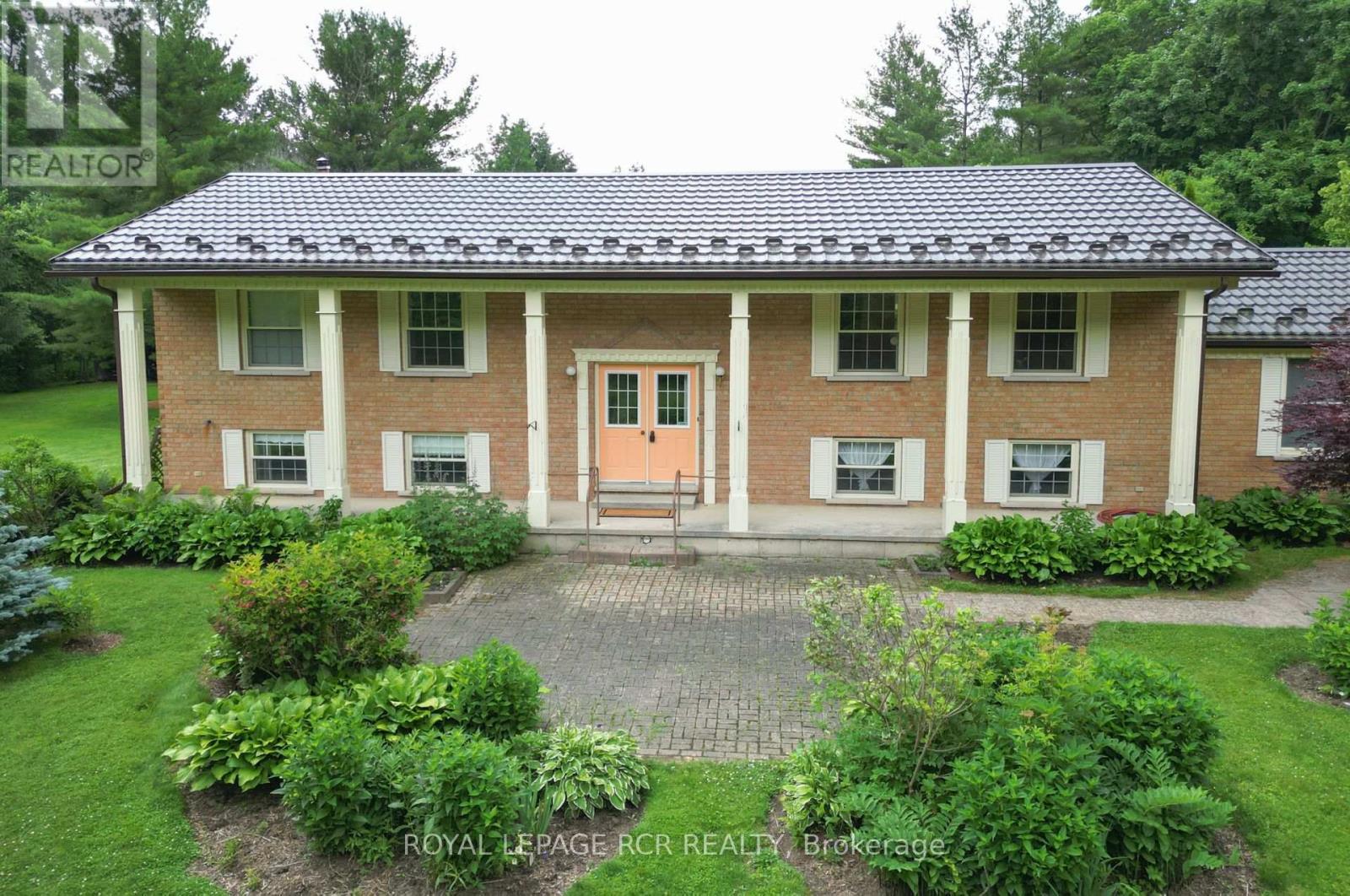 919 Guelph Road, Centre Wellington, Ontario  N1M 3G5 - Photo 3 - X12115635