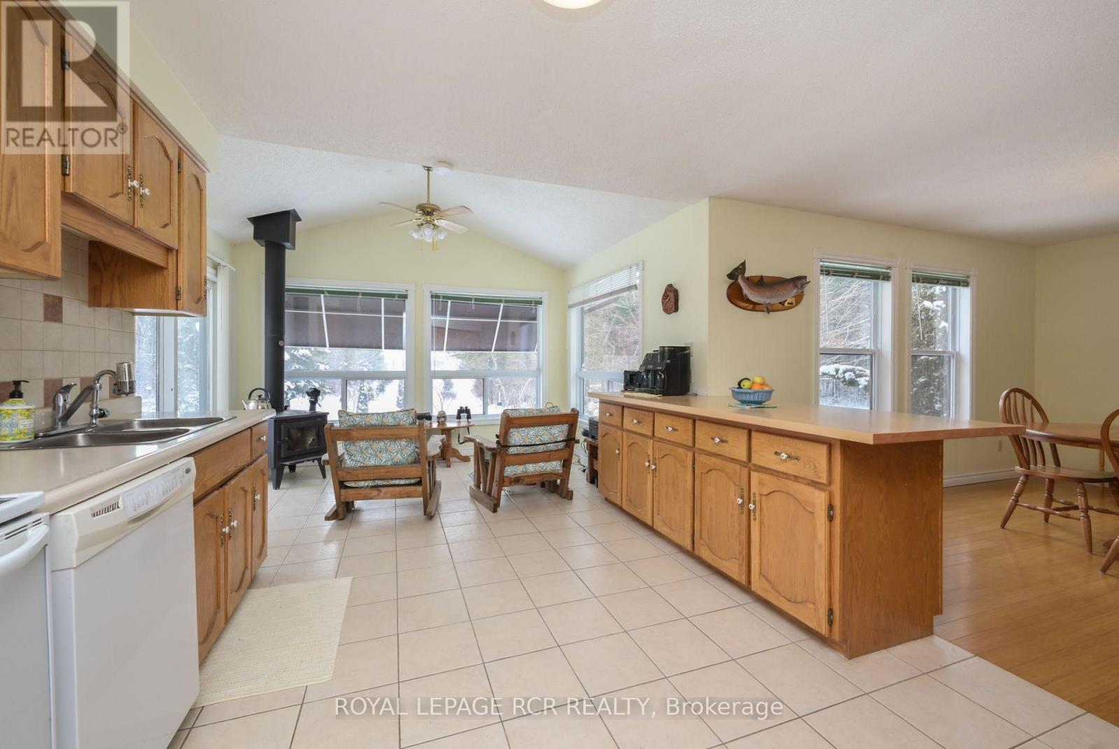 919 Guelph Road, Centre Wellington, Ontario  N1M 3G5 - Photo 5 - X12115635