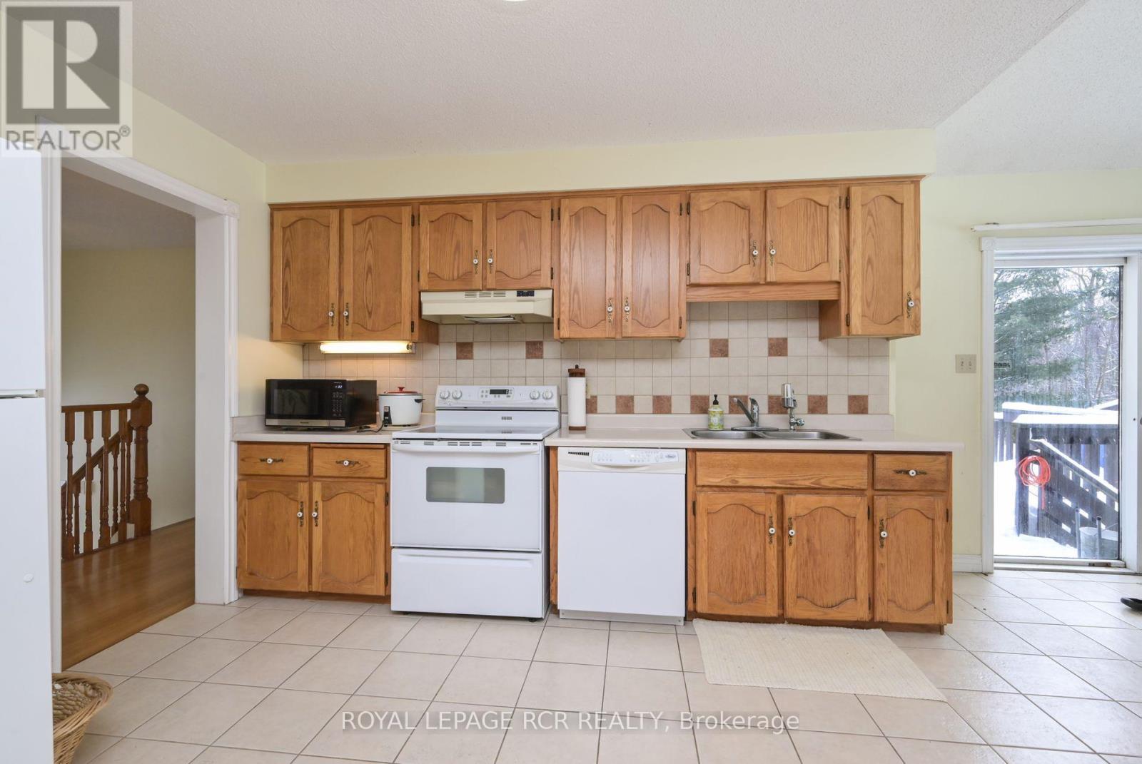 919 Guelph Road, Centre Wellington, Ontario  N1M 3G5 - Photo 7 - X12115635