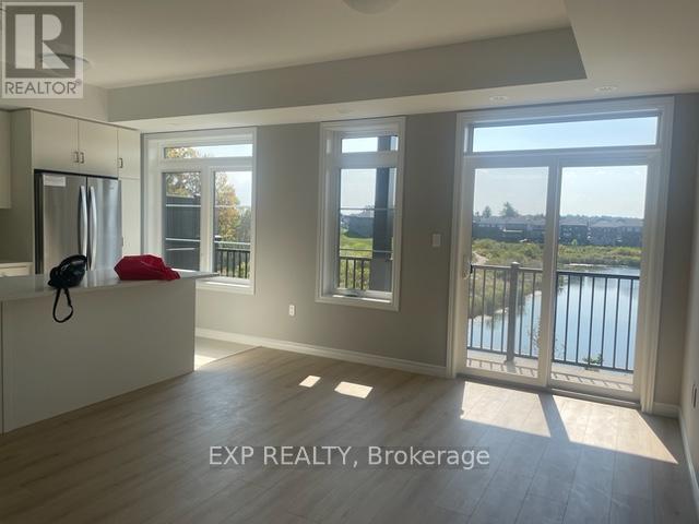 104 Lomond Lane, Kitchener, Ontario  N2R 0T6 - Photo 4 - X12115651