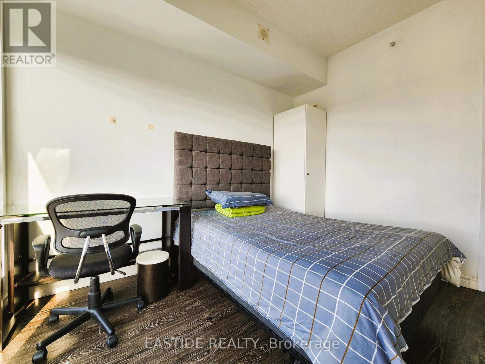 1805 - 158 King Street, Waterloo, Ontario  N2J 2Y2 - Photo 11 - X12115654