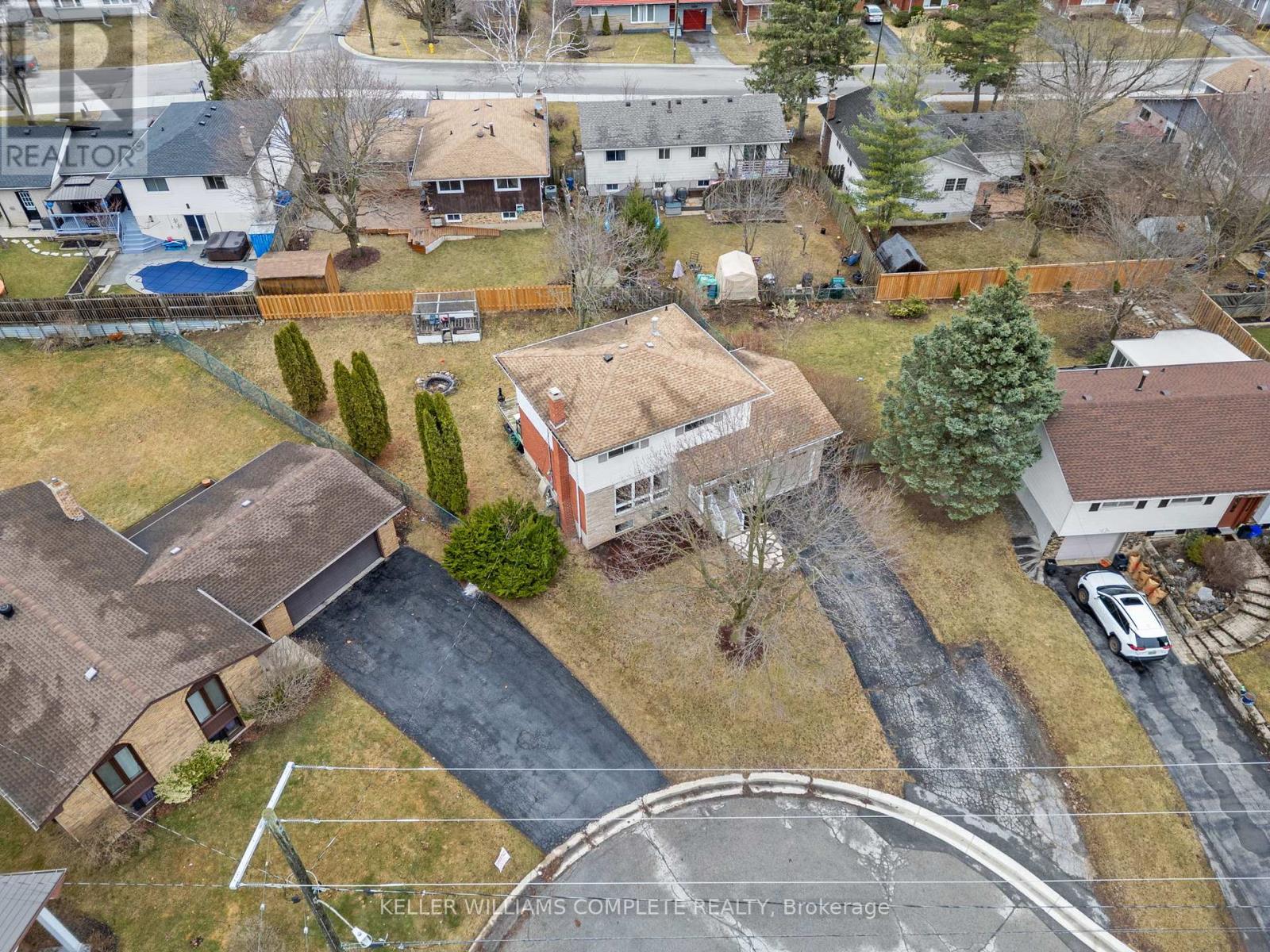 Property at 102 DUNDEE DRIVE image 3