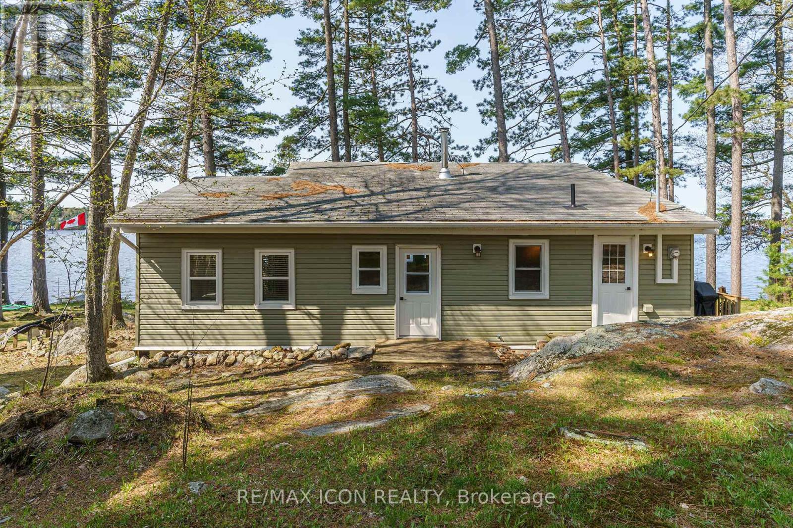 99 Bala Park Island, Muskoka Lakes (Medora), Ontario  P0C 1A0 - Photo 5 - X12115788