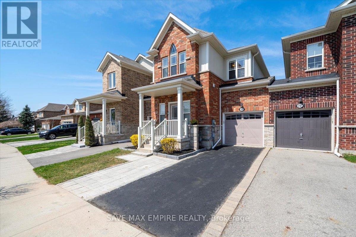 Property at 235 FELLOWES CRESCENT image 4