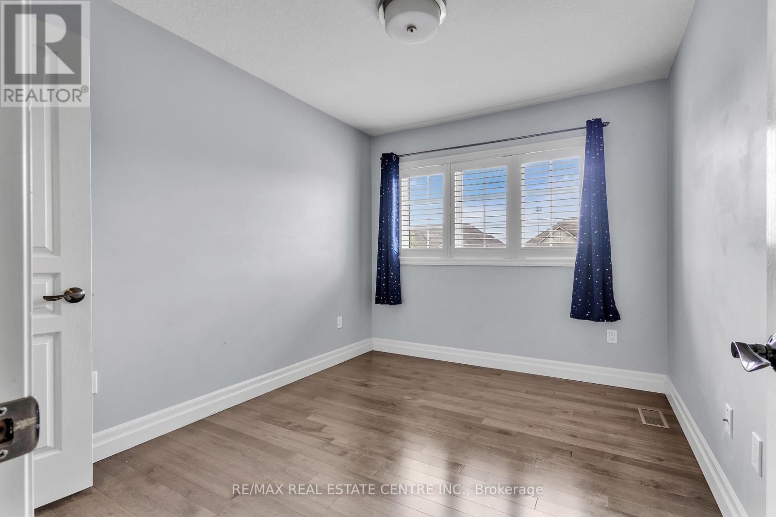 140 Oak Park Drive, Waterloo, Ontario  N2K 0B3 - Photo 29 - X12115840