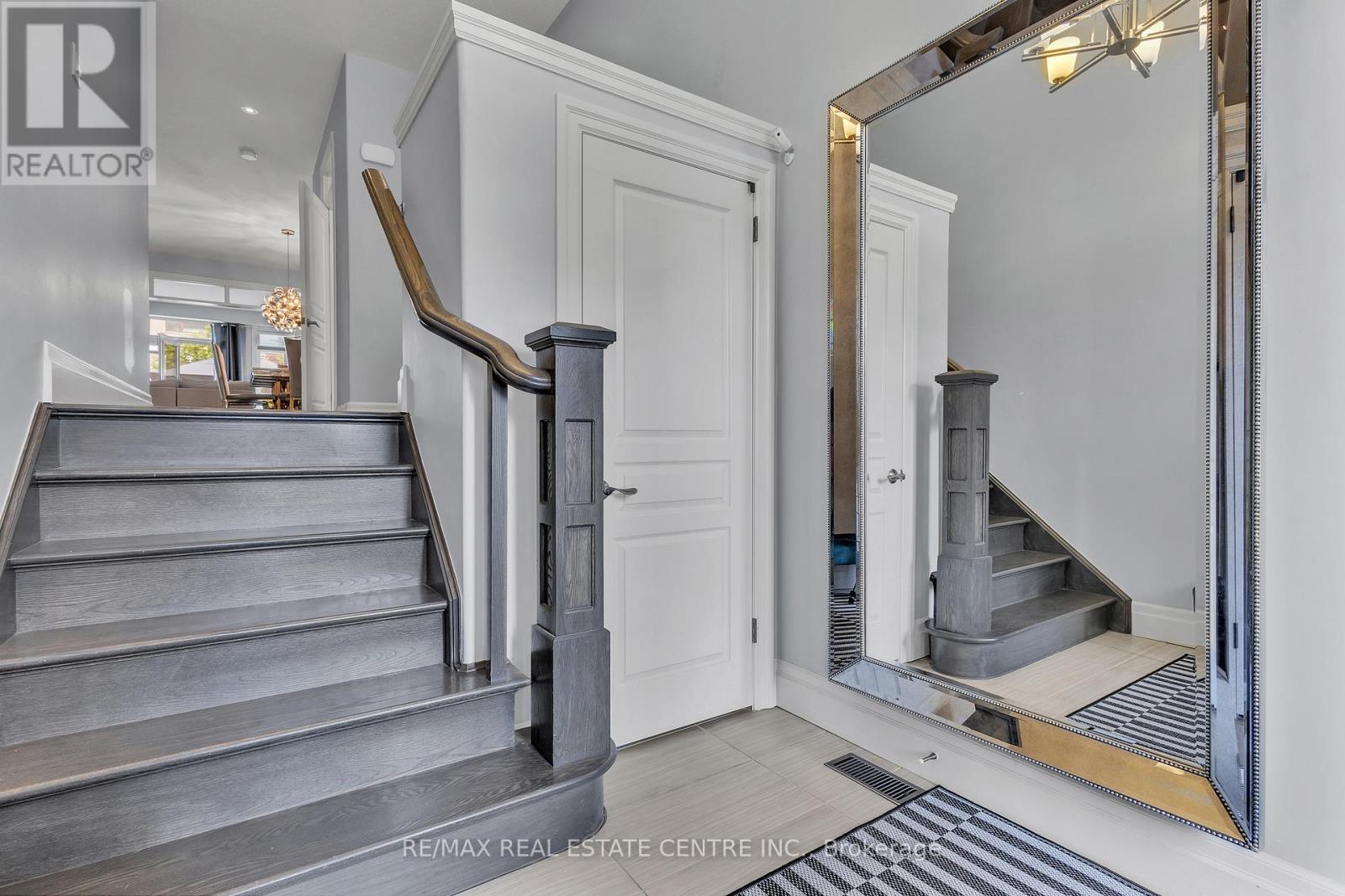 140 Oak Park Drive, Waterloo, Ontario  N2K 0B3 - Photo 6 - X12115840