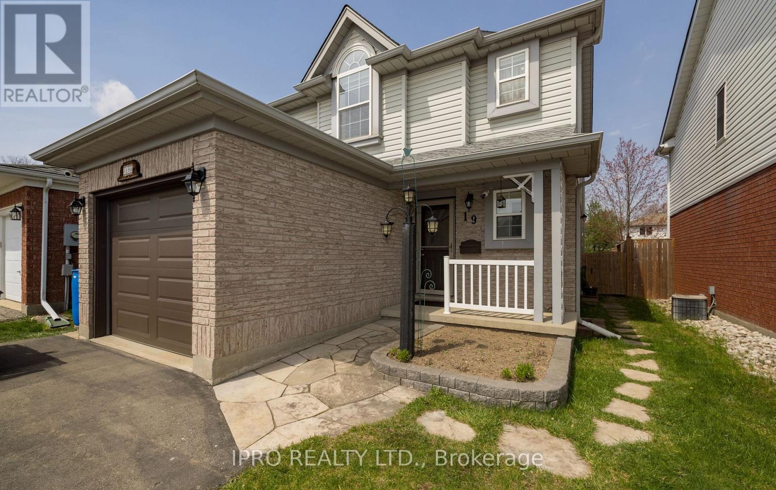 Property at 19 THOMPSON DRIVE image 1
