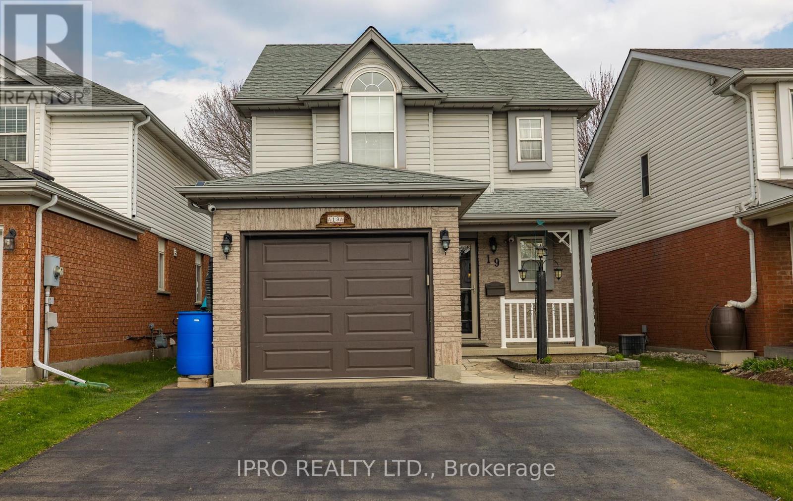 Property at 19 THOMPSON DRIVE image 2