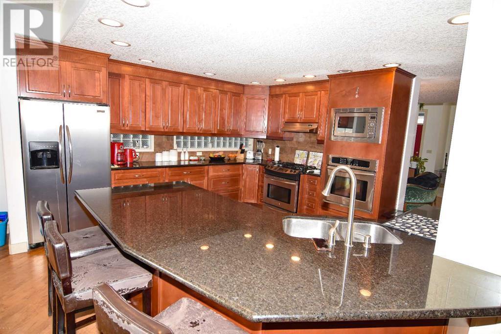 2405 Bowness Road Nw, Calgary, Alberta  T2N 3L8 - Photo 12 - A2201231