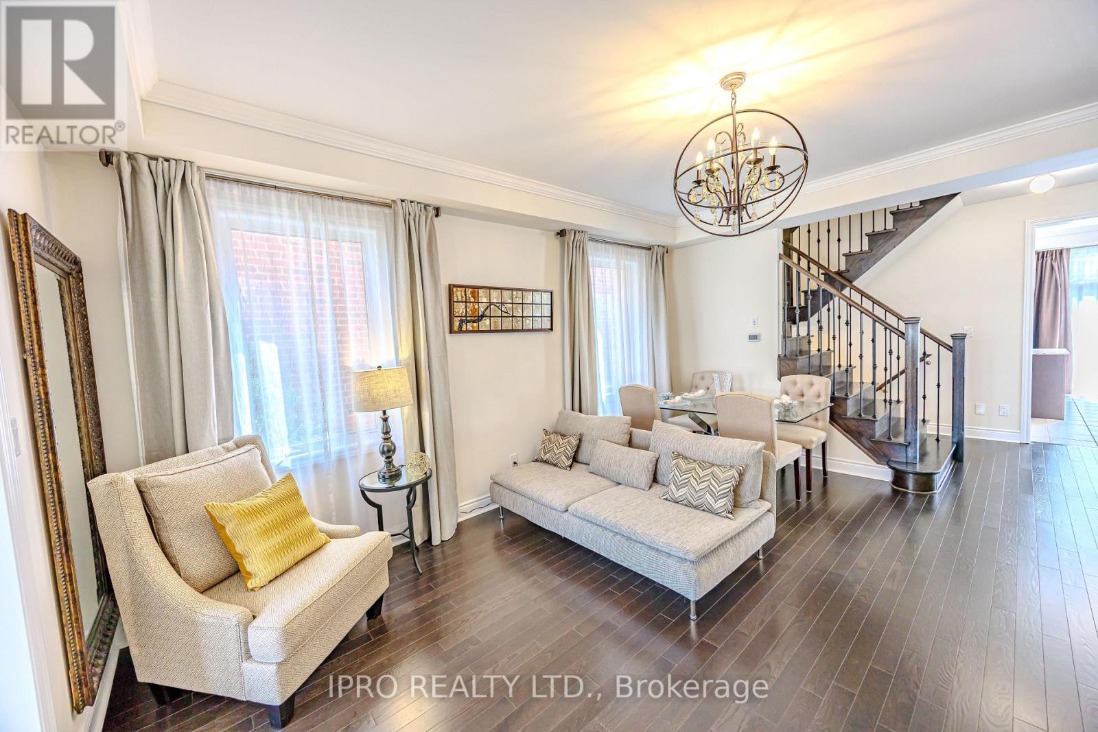 Property at 1029 BLACKHALL CRESCENT image 5