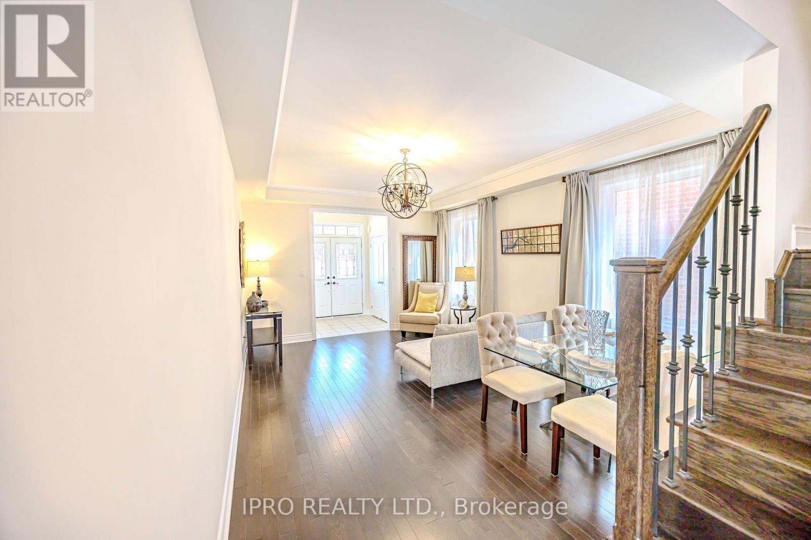 Property at 1029 BLACKHALL CRESCENT image 4