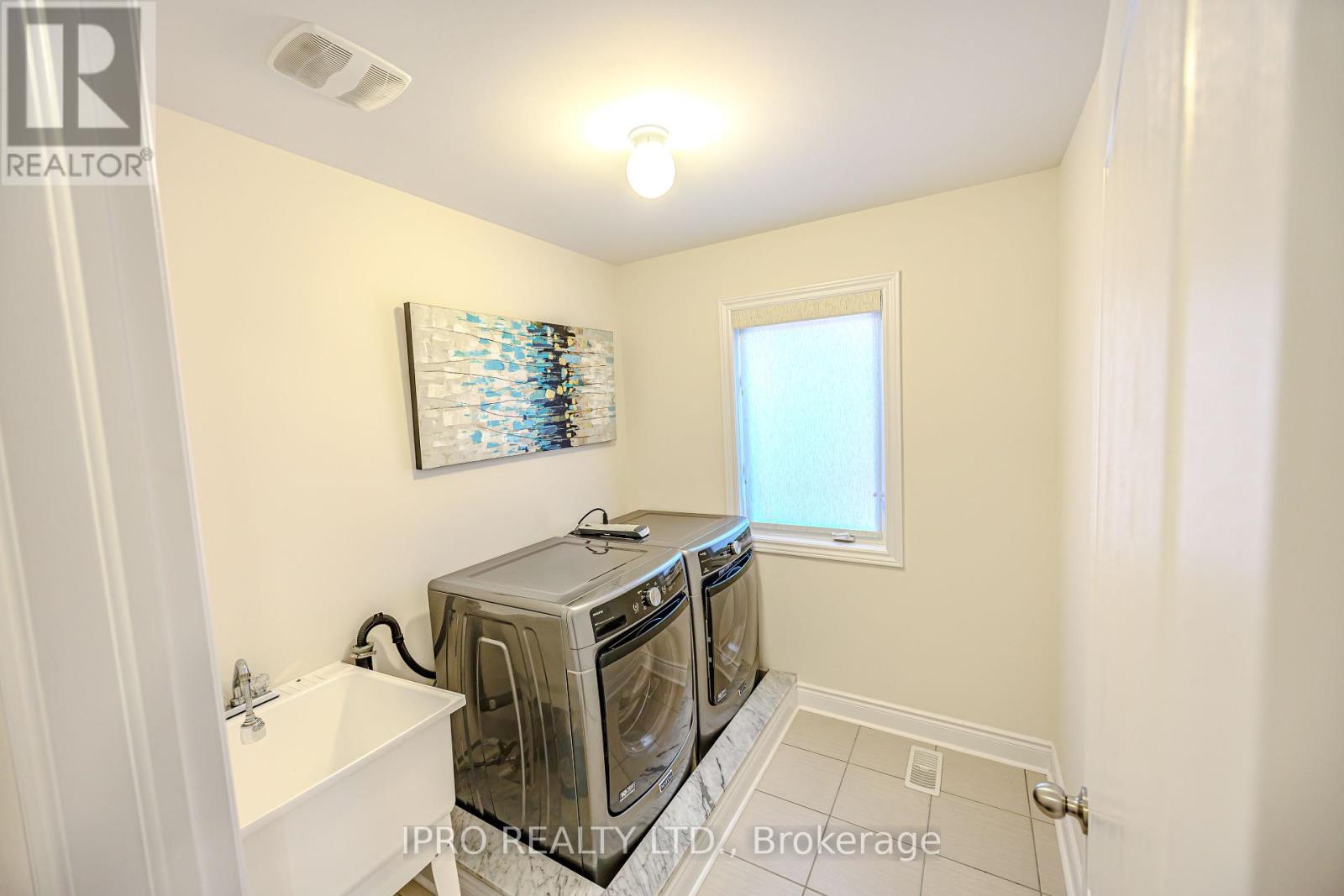 1029 Blackhall Crescent, Newmarket, Ontario  L3X 0B2 - Photo 31 - N12112601