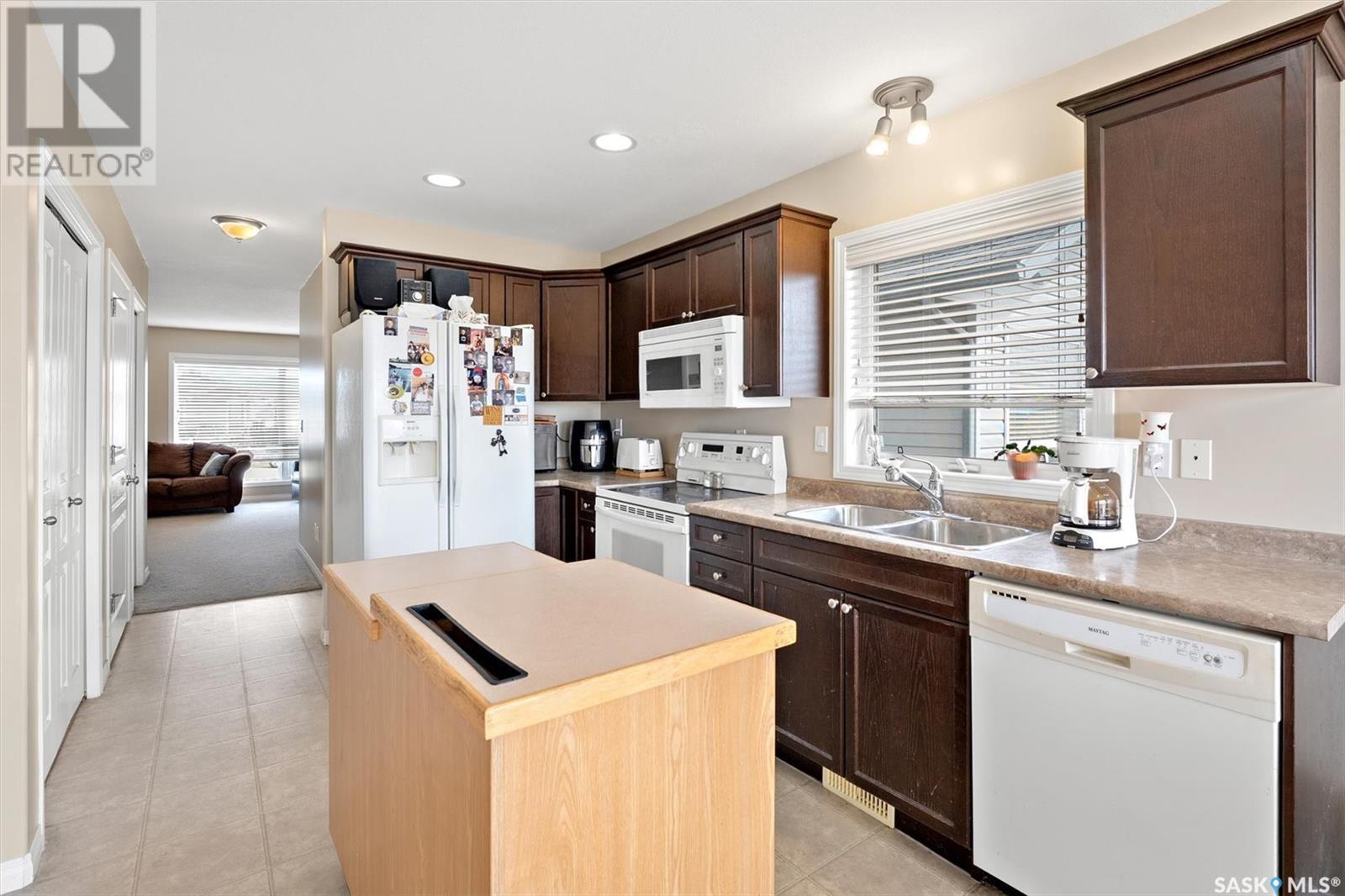 724 Glenview Cove, Martensville, Saskatchewan  S0K 0A2 - Photo 6 - SK004253