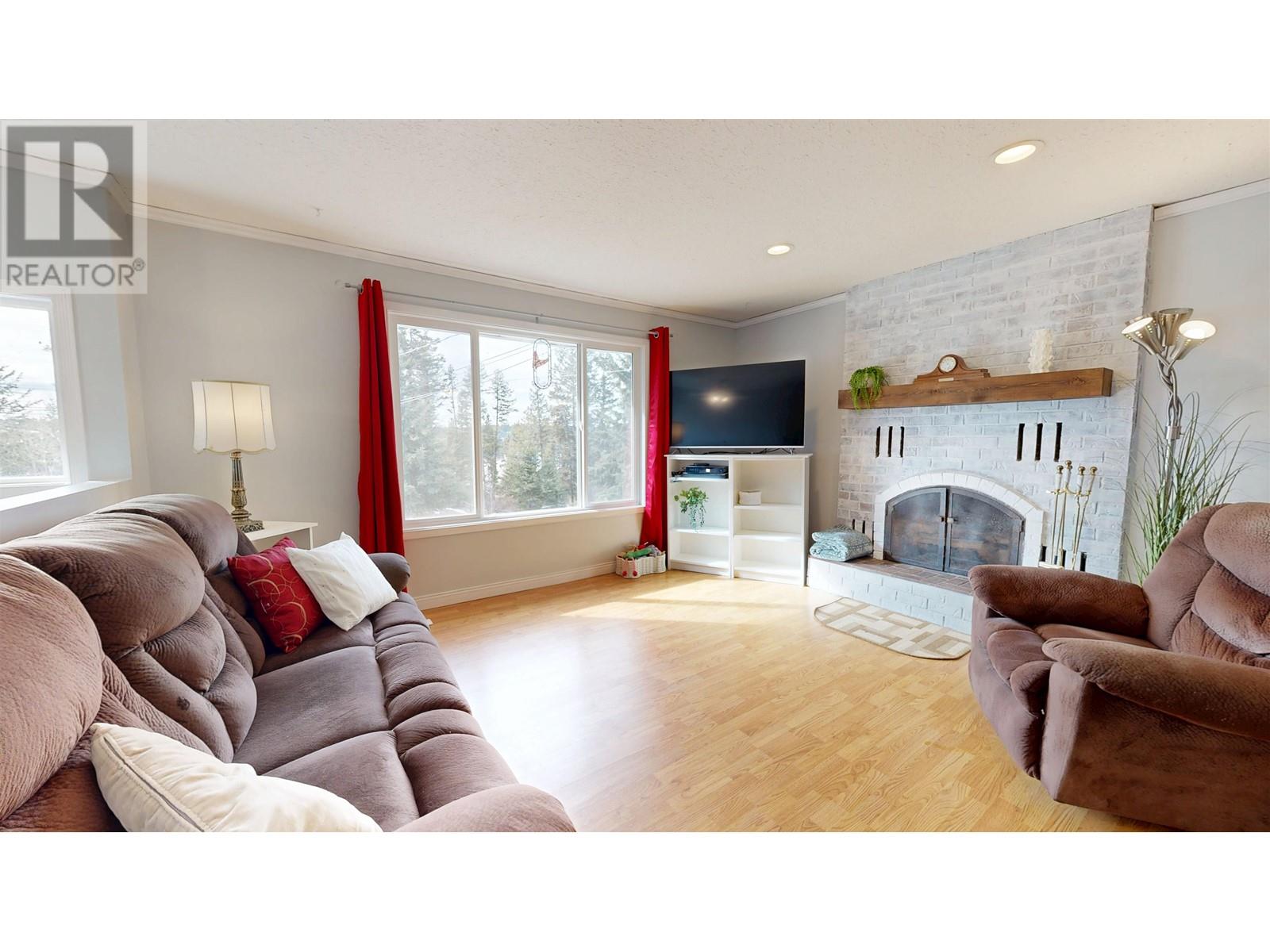 4765 Telqua Drive, 108 Mile Ranch, British Columbia  V0K 2Z0 - Photo 15 - R2975135