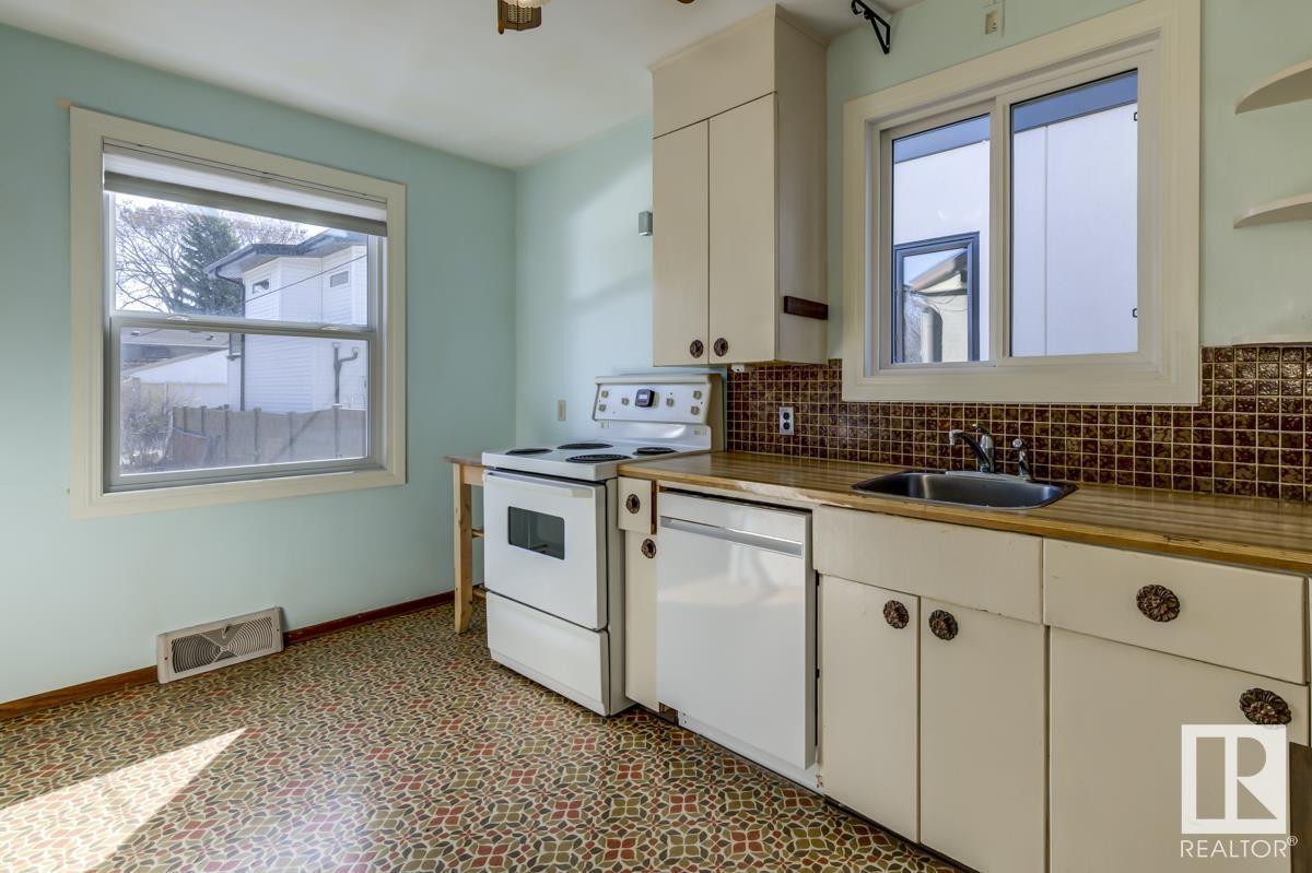 Property at 9277 87 ST NW image 5