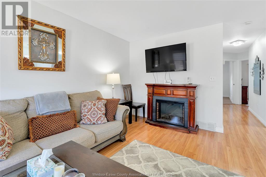 3815 Yellowood, Windsor, Ontario  N9E 4T2 - Photo 5 - 25010826