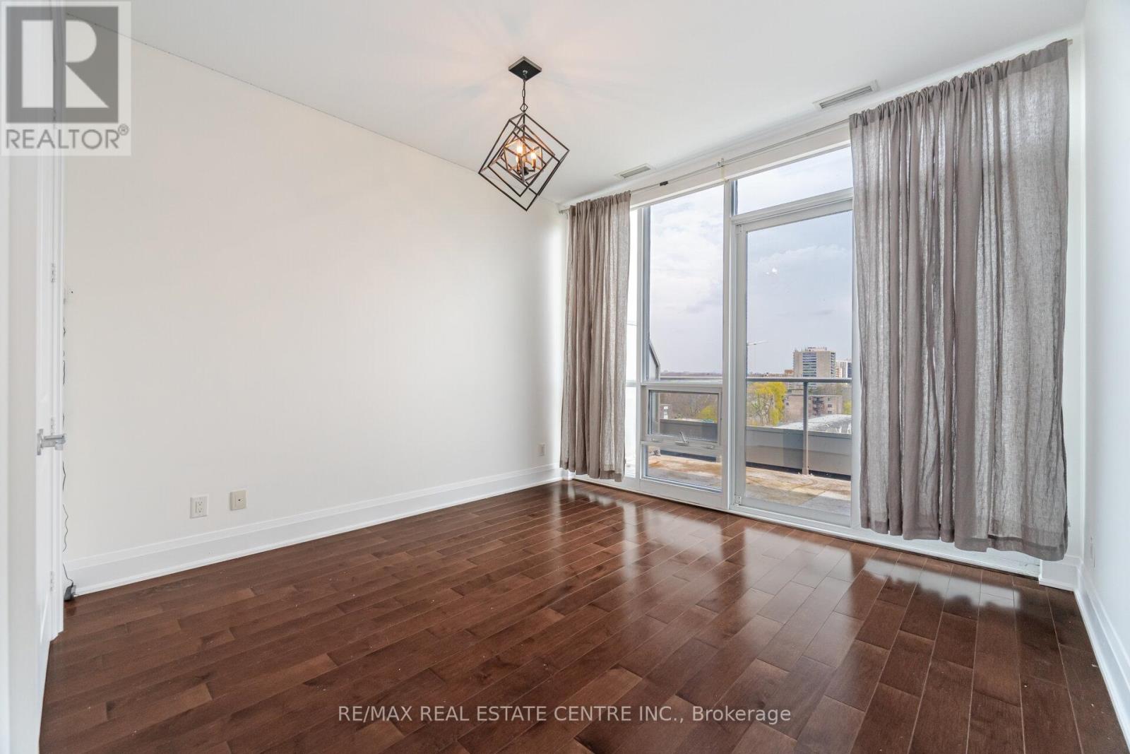 808 - 11 Bronte Road, Oakville, Ontario  L6L 5B6 - Photo 31 - W12113098