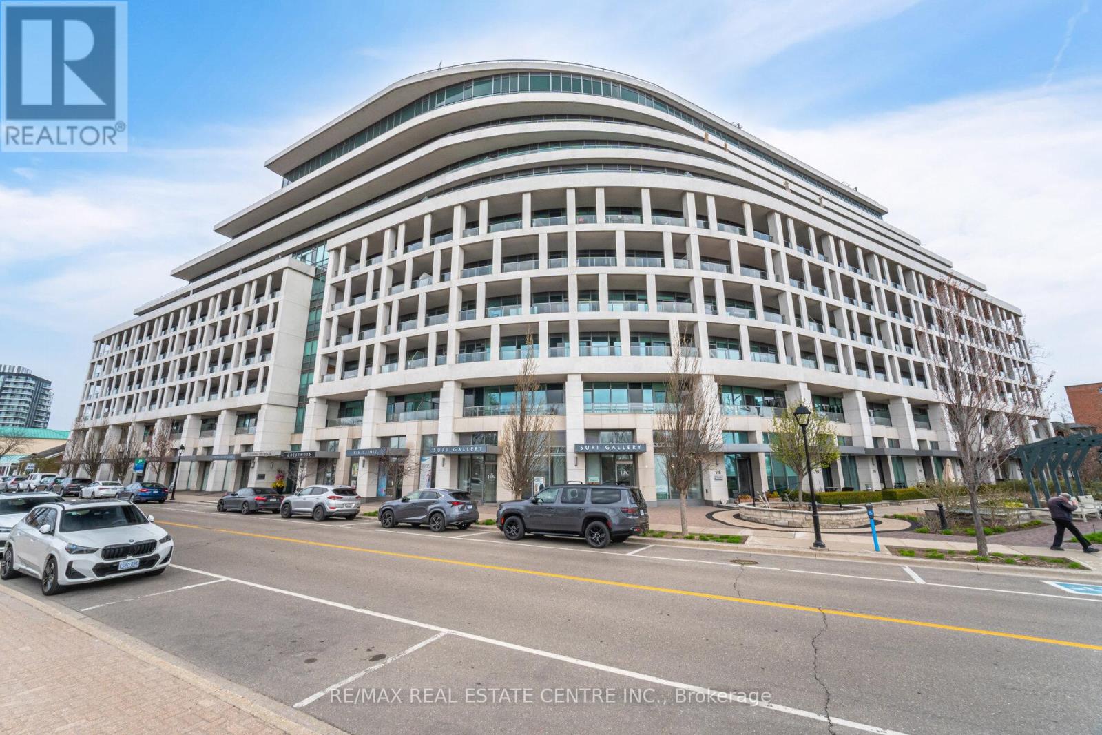 808 - 11 Bronte Road, Oakville, Ontario  L6L 5B6 - Photo 6 - W12113098