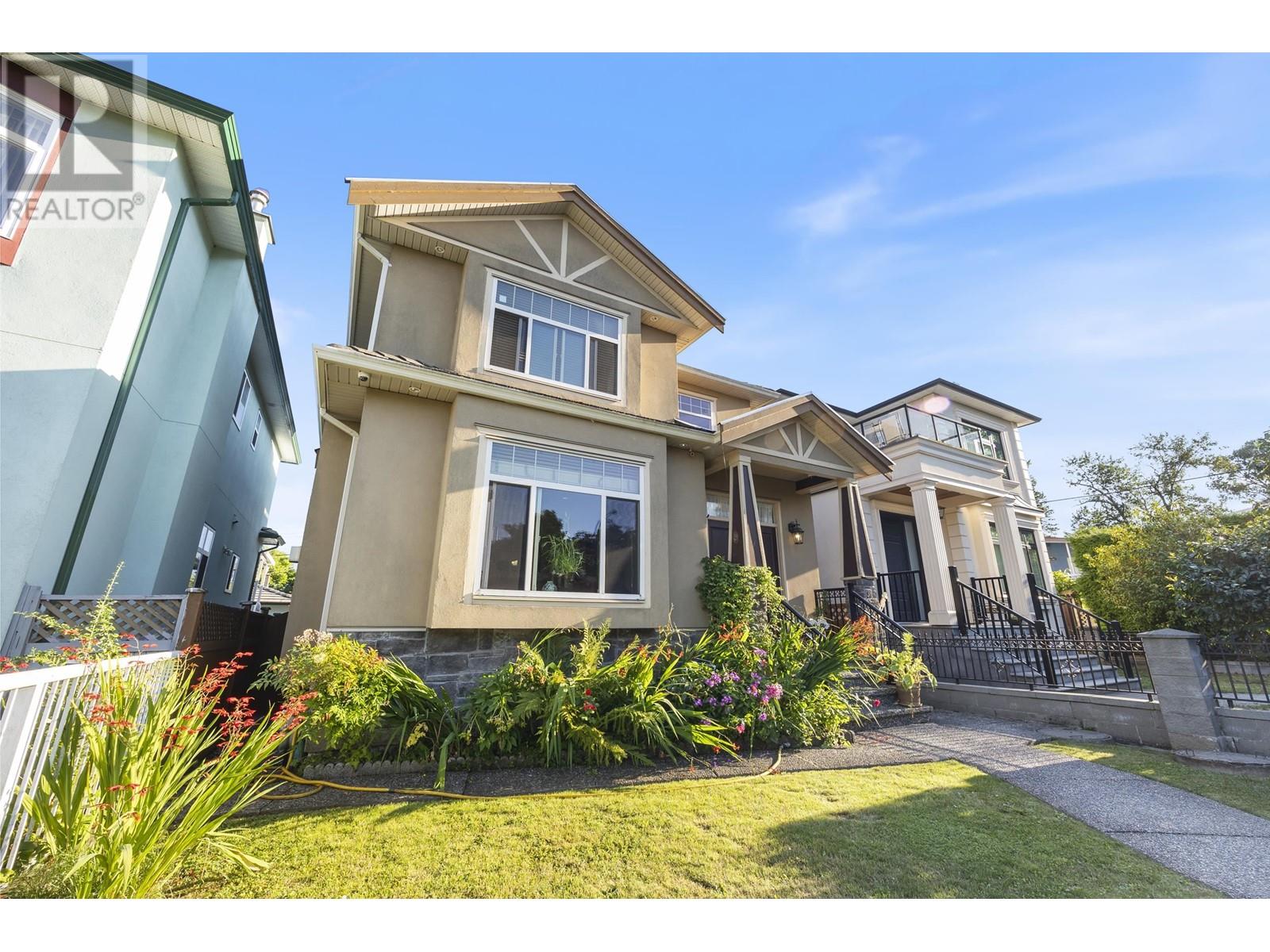 Property at 36 E 54TH AVENUE image 4