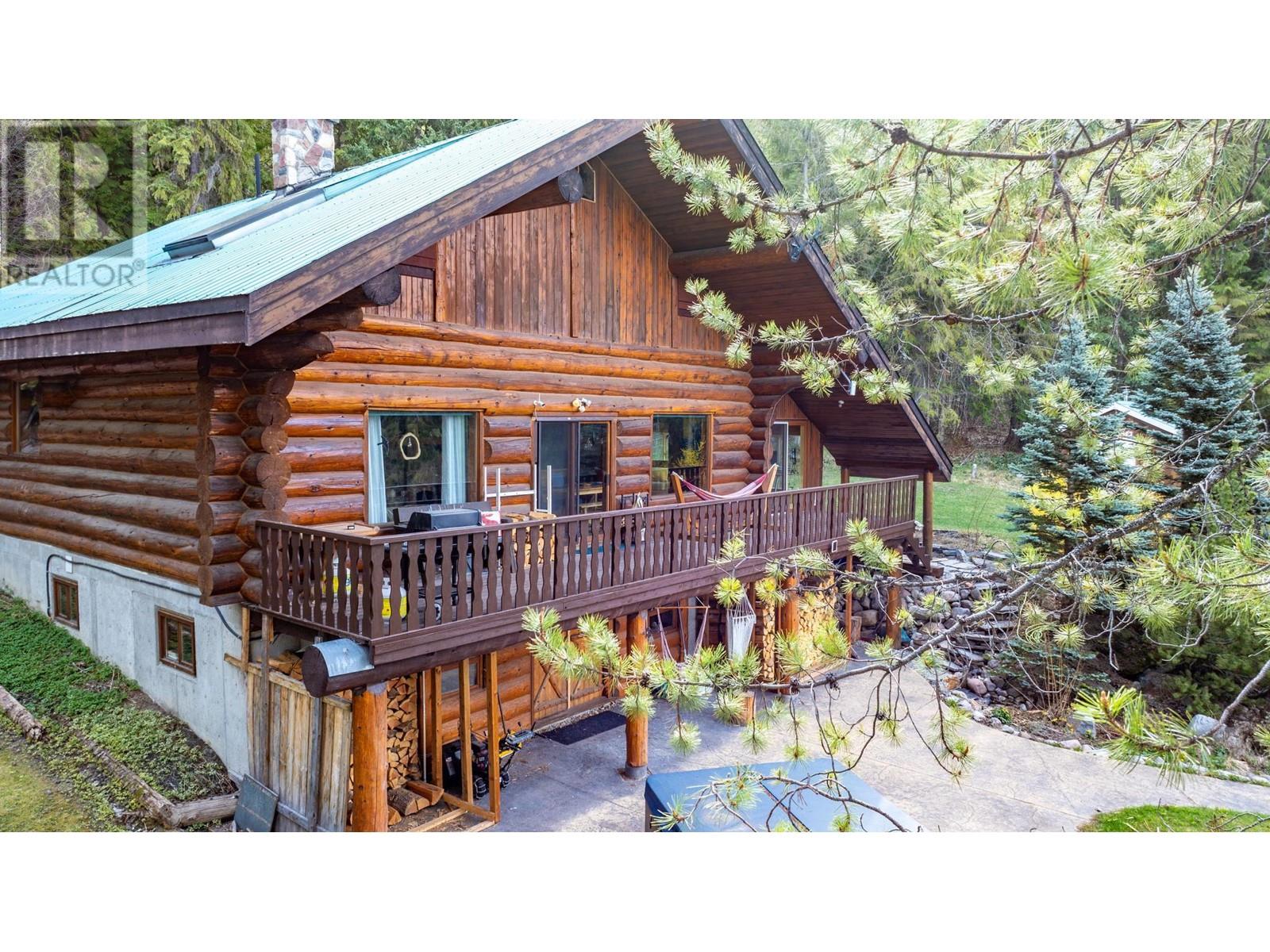 1569 Hartley Road, Golden, British Columbia  V0A 1H1 - Photo 6 - 10345423