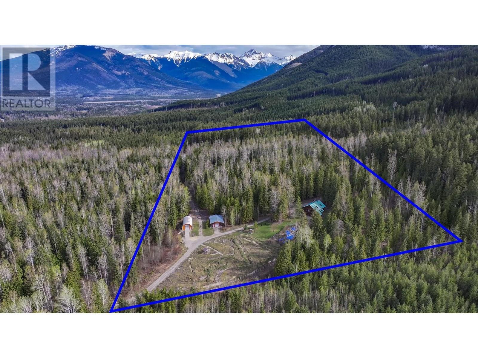 1569 Hartley Road, Golden, British Columbia  V0A 1H1 - Photo 5 - 10345423
