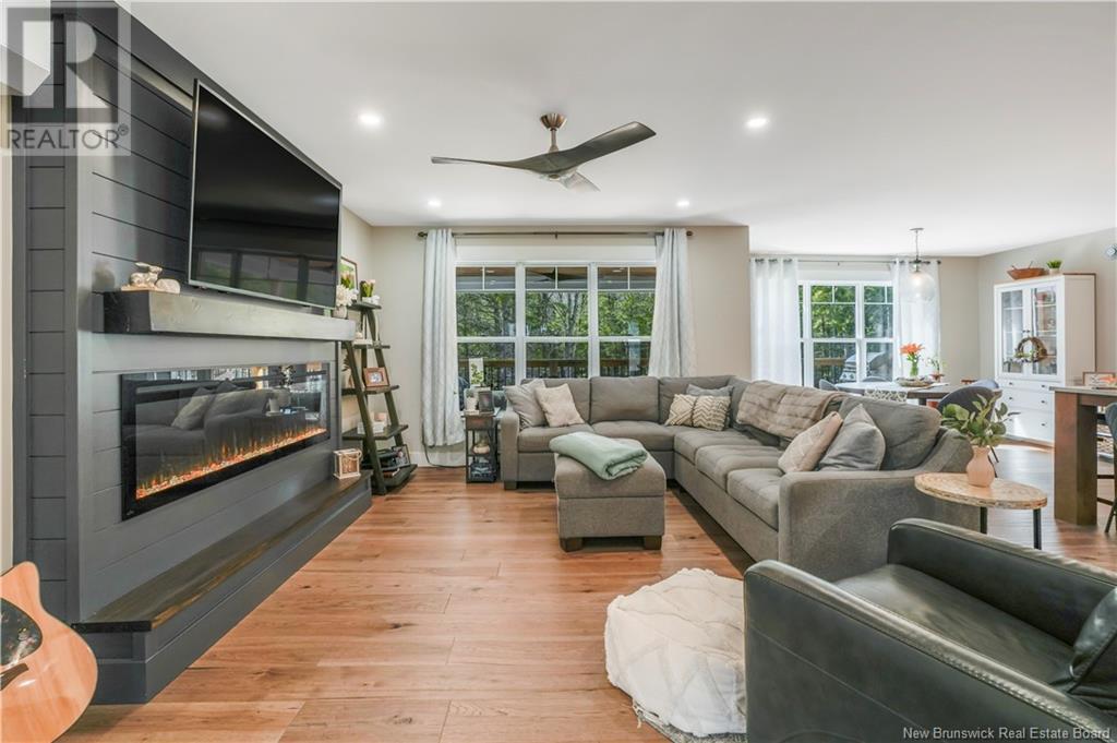 Property at 103 Country Wood Lane image 4
