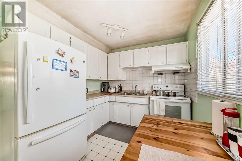 Property at 452, 406 Blackthorn Road NE image 5