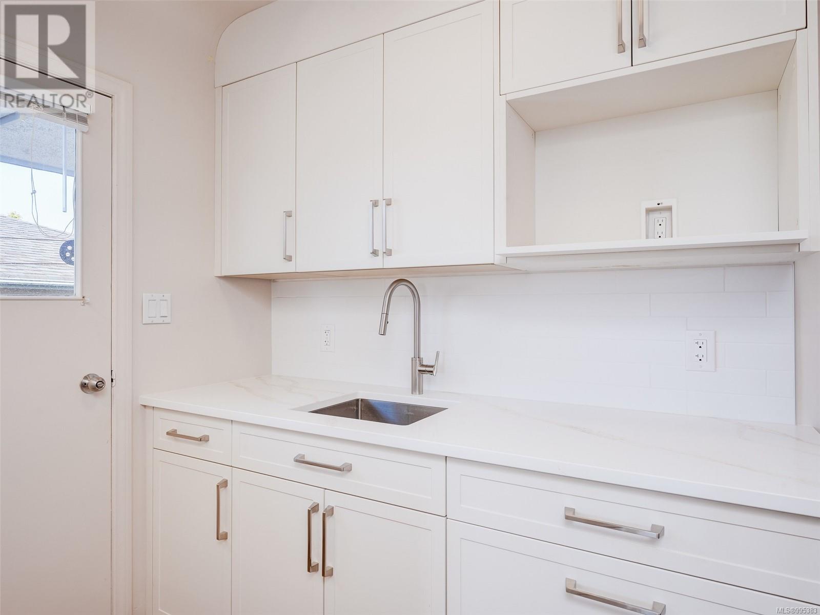 3071 Larkdowne Rd, Oak Bay, British Columbia  V8R 5N3 - Photo 10 - 995383