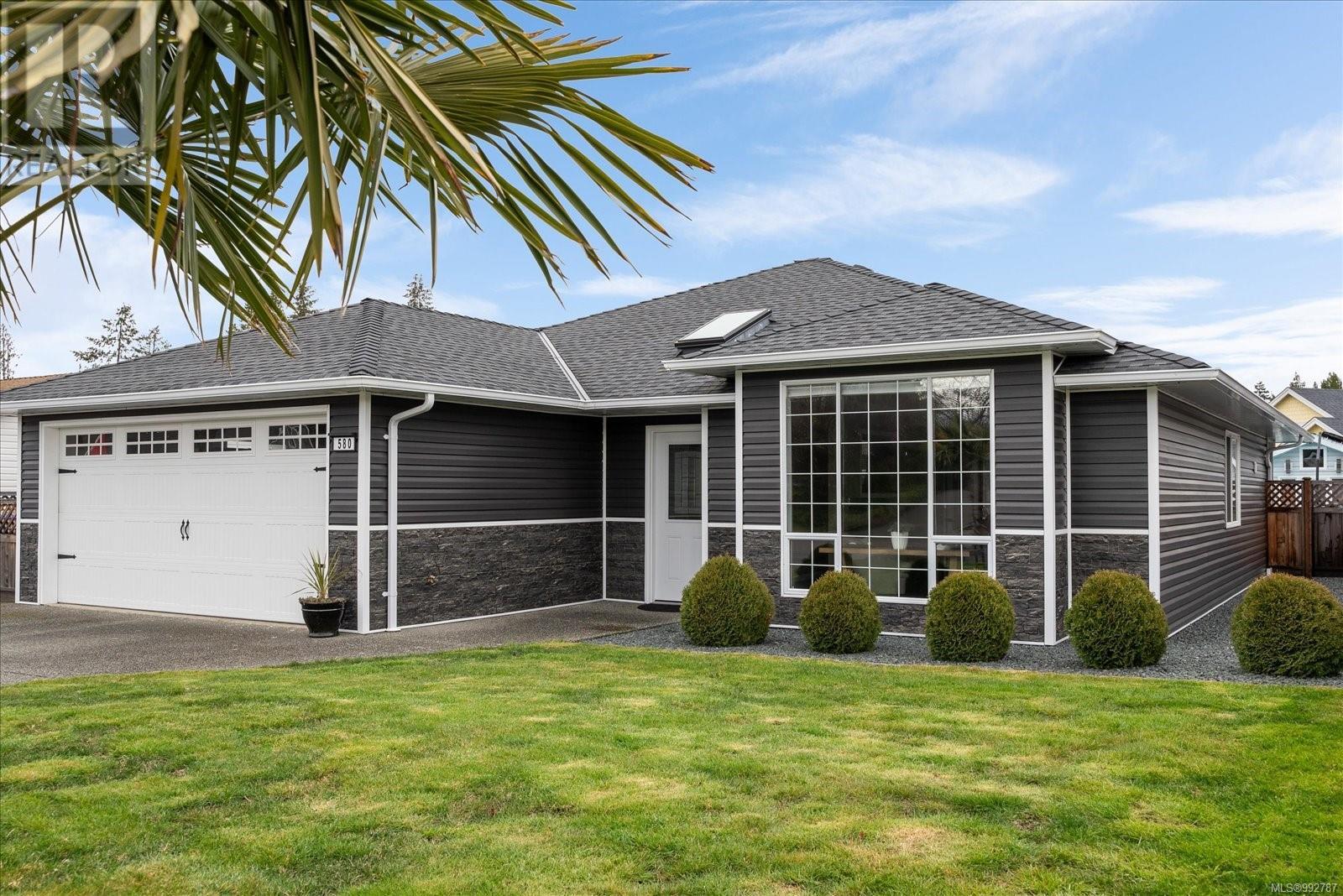 580 Belson St, Parksville, British Columbia  V9P 1B5 - Photo 1 - 992787