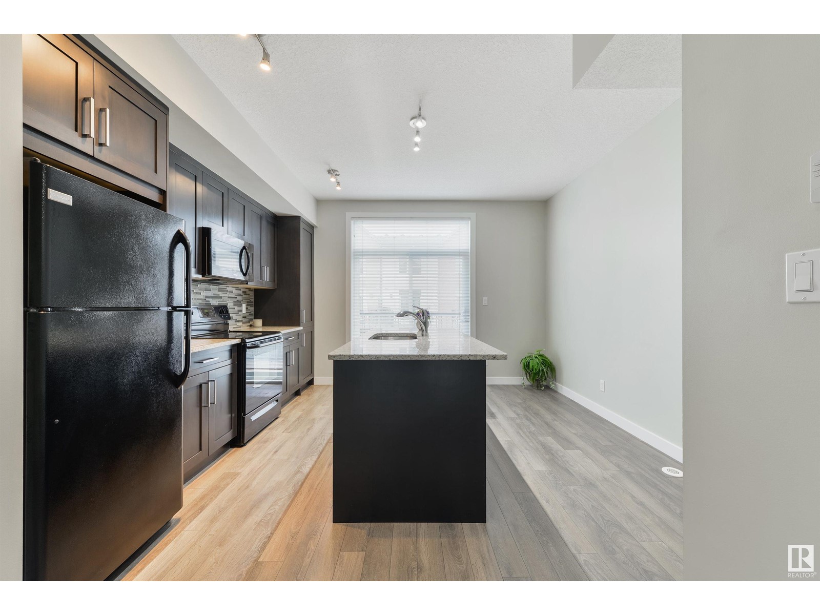 #106 2560 Pegasus Bv Nw, Edmonton, Alberta  T5E 6V4 - Photo 12 - E4433651
