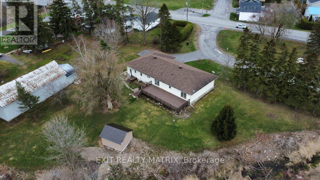 7 Bridge Street, North Stormont, Ontario  K0A 1R0 - Photo 38 - X12104117
