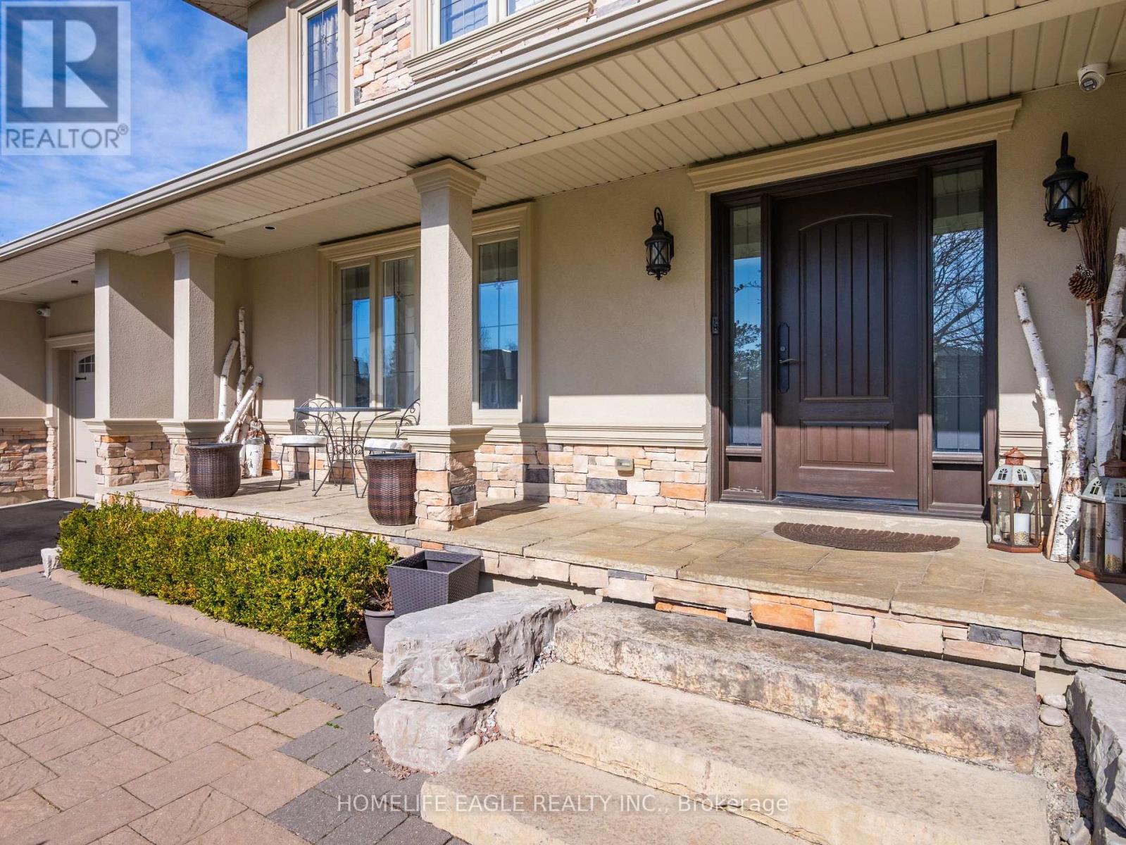 45 Cynthia Crescent, Richmond Hill, Ontario  L4E 2R1 - Photo 3 - N11981653