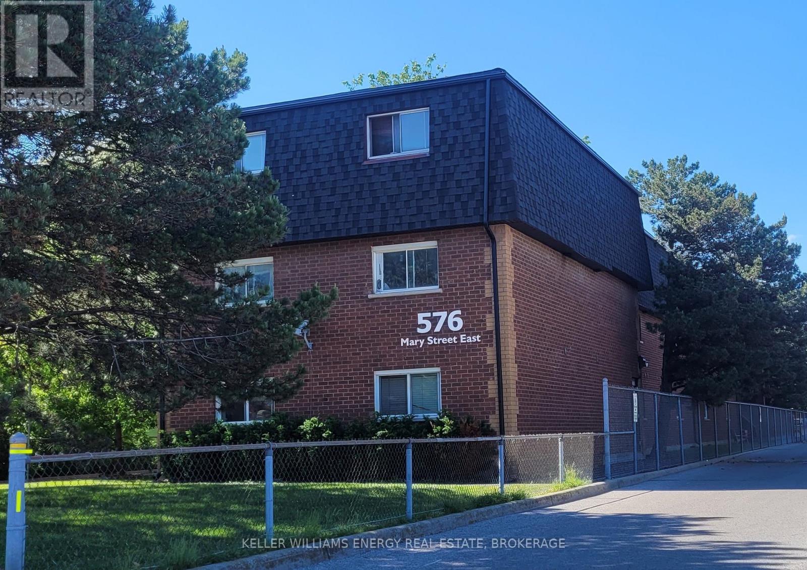 305 - 576 MARY STREET E, Whitby, Ontario