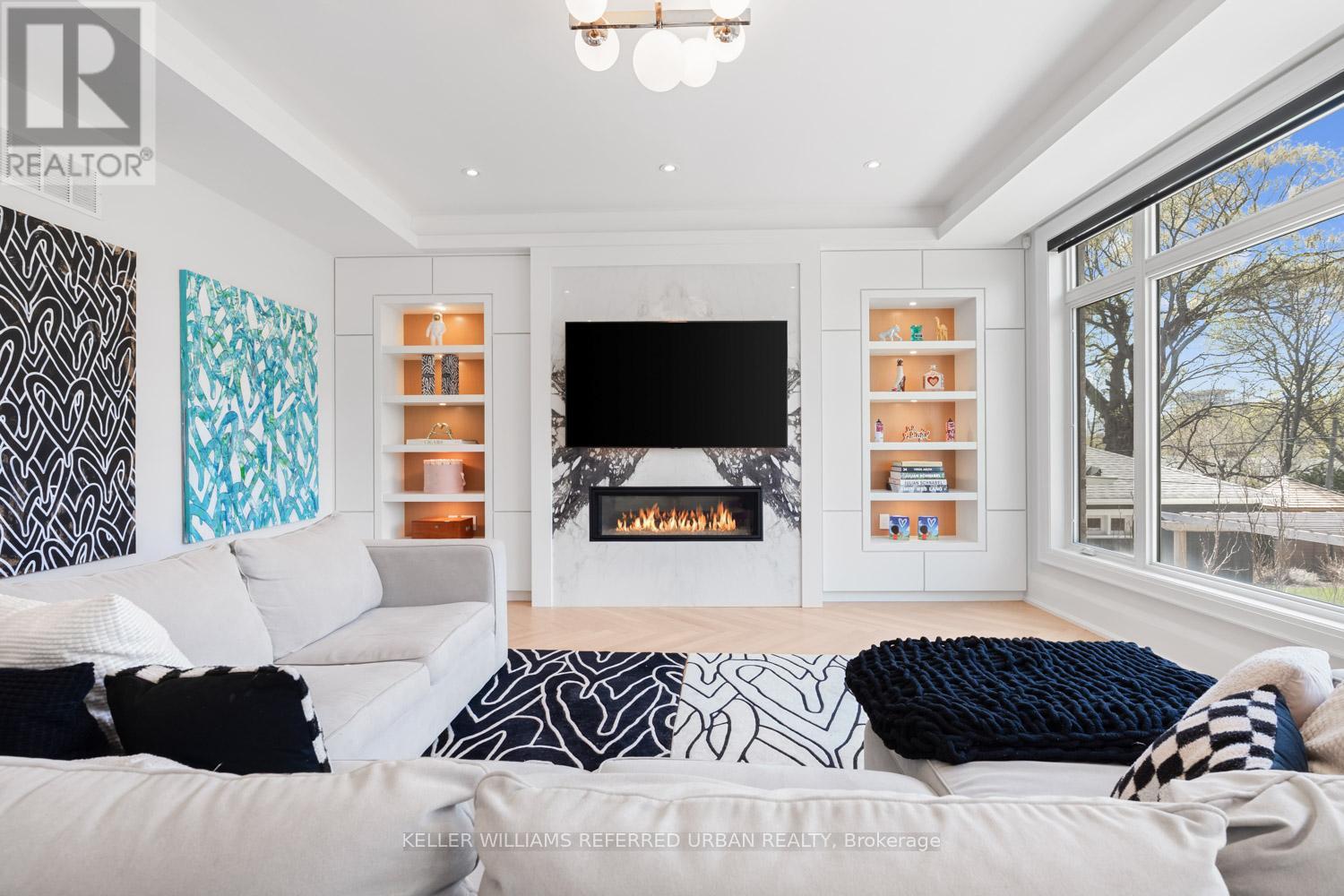 54 Cronin Drive, Toronto, Ontario  M9B 4V1 - Photo 12 - W12113543