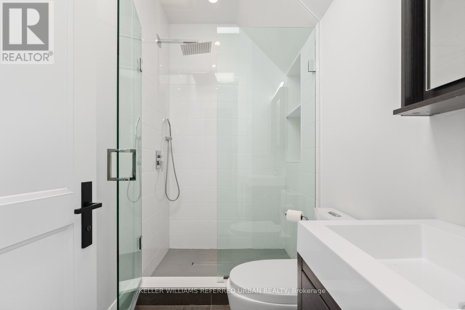 54 Cronin Drive, Toronto, Ontario  M9B 4V1 - Photo 25 - W12113543